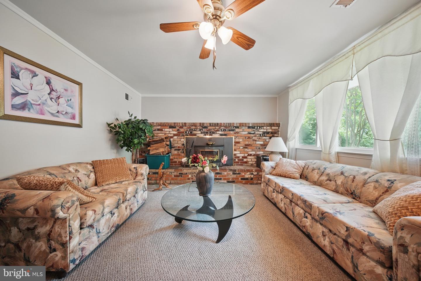 19007 RED OAK LN, TRIANGLE, Virginia 22172, 4 Bedrooms Bedrooms, ,2 BathroomsBathrooms,Residential,For sale,19007 RED OAK LN,VAPW2094482 MLS # VAPW2094482