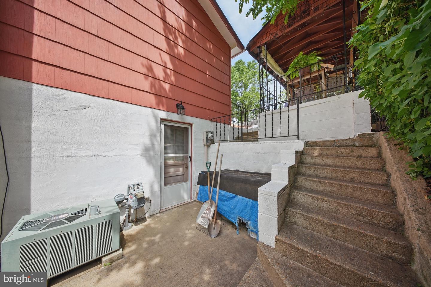 19007 RED OAK LN, TRIANGLE, Virginia 22172, 4 Bedrooms Bedrooms, ,2 BathroomsBathrooms,Residential,For sale,19007 RED OAK LN,VAPW2094482 MLS # VAPW2094482
