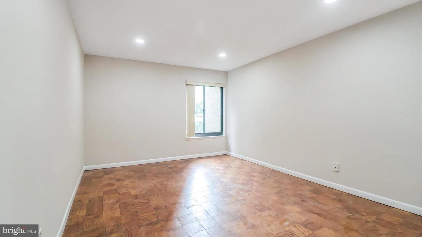 3100 S MANCHESTER ST #224, FALLS CHURCH, Virginia 22044, 1 Bedroom Bedrooms, ,1 BathroomBathrooms,Residential,For sale,3100 S MANCHESTER ST #224,VAFX2240392 MLS # VAFX2240392