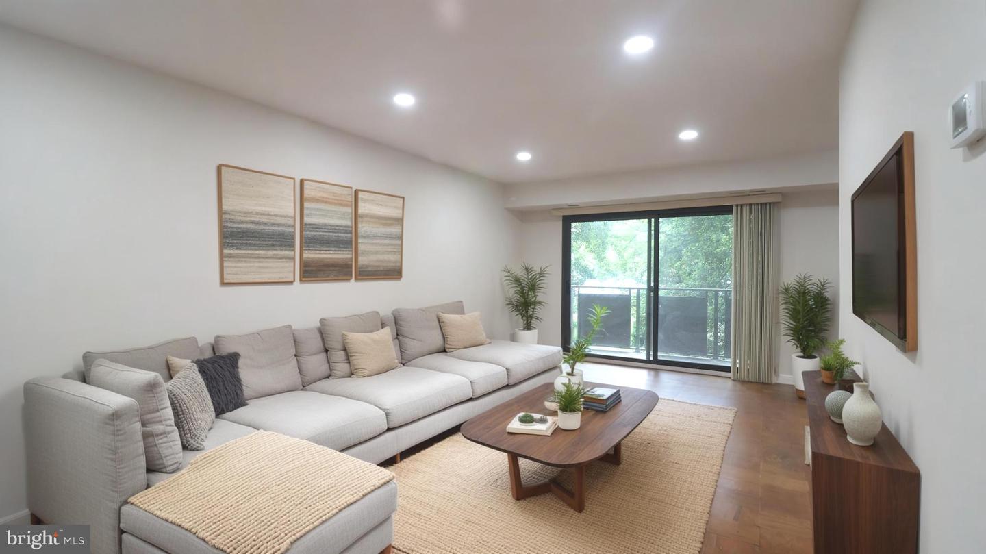 3100 S MANCHESTER ST #224, FALLS CHURCH, Virginia 22044, 1 Bedroom Bedrooms, ,1 BathroomBathrooms,Residential,For sale,3100 S MANCHESTER ST #224,VAFX2240392 MLS # VAFX2240392