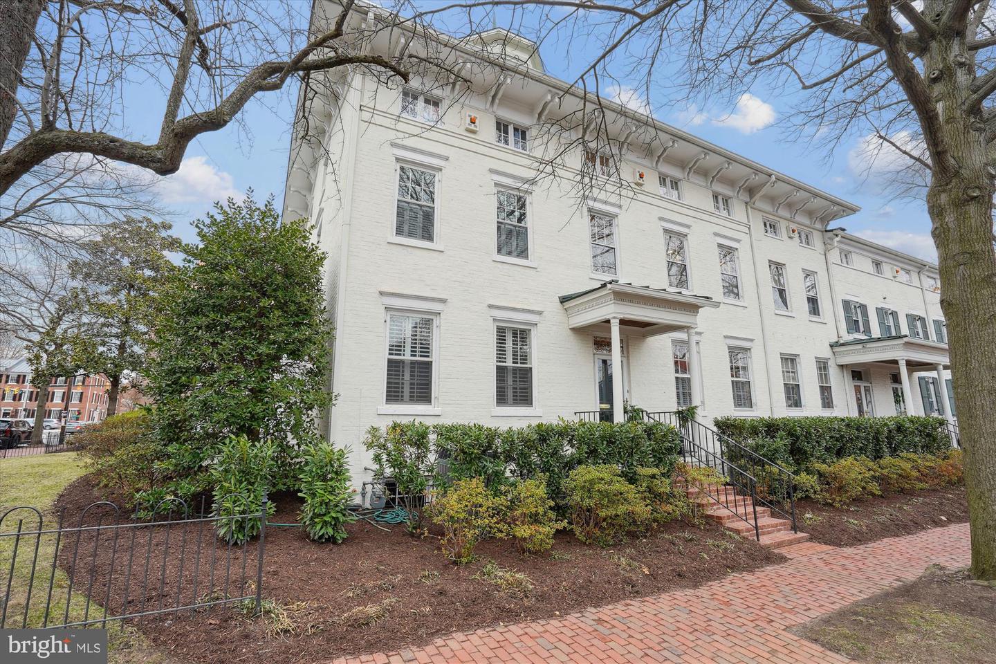 300 S COLUMBUS ST, ALEXANDRIA, Virginia 22314, 3 Bedrooms Bedrooms, 13 Rooms Rooms,3 BathroomsBathrooms,Residential,For sale,300 S COLUMBUS ST,VAAX2045270 MLS # VAAX2045270