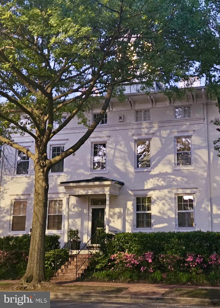 300 S COLUMBUS ST, ALEXANDRIA, Virginia 22314, 3 Bedrooms Bedrooms, 13 Rooms Rooms,3 BathroomsBathrooms,Residential,For sale,300 S COLUMBUS ST,VAAX2045270 MLS # VAAX2045270