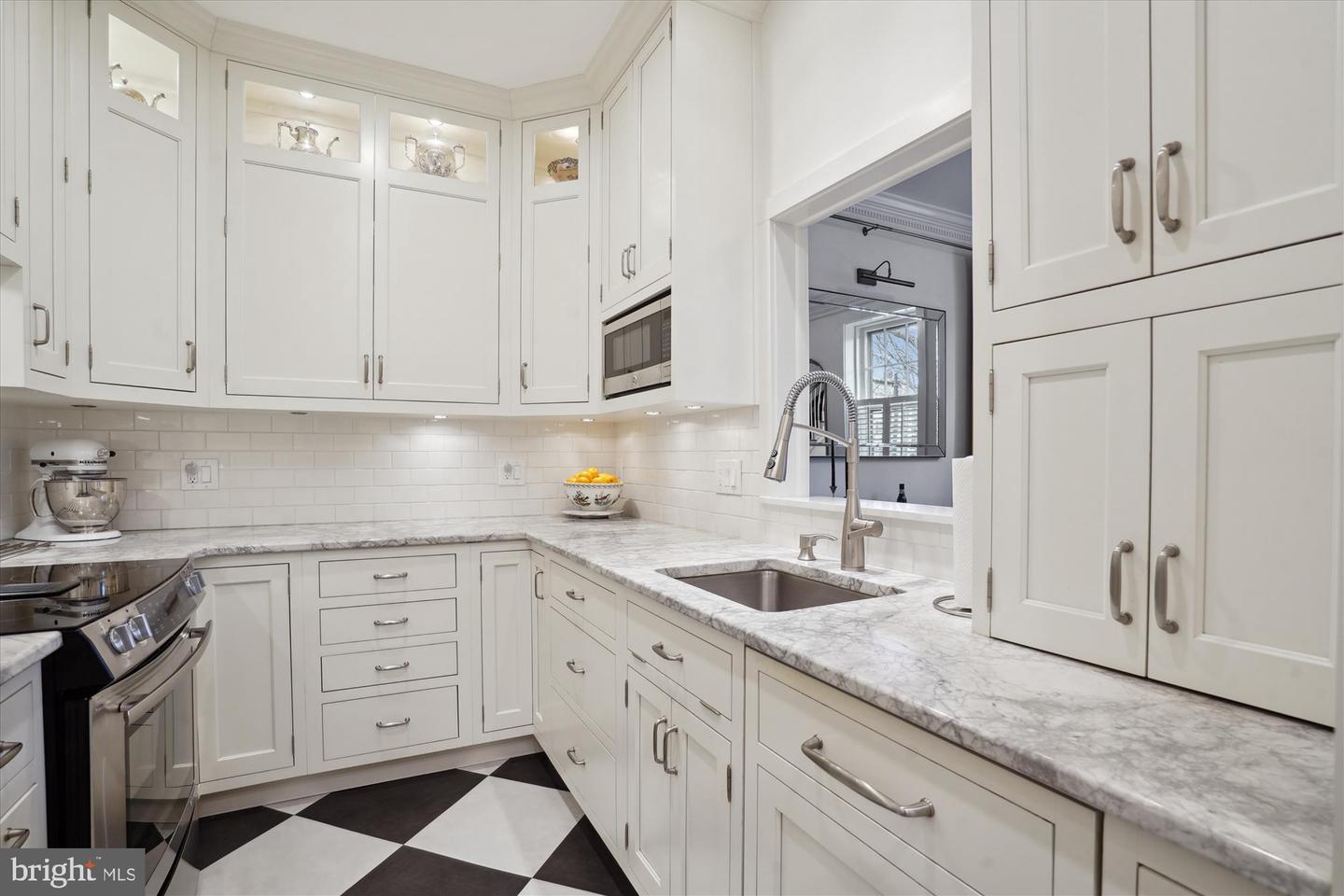300 S COLUMBUS ST, ALEXANDRIA, Virginia 22314, 3 Bedrooms Bedrooms, 13 Rooms Rooms,3 BathroomsBathrooms,Residential,For sale,300 S COLUMBUS ST,VAAX2045270 MLS # VAAX2045270
