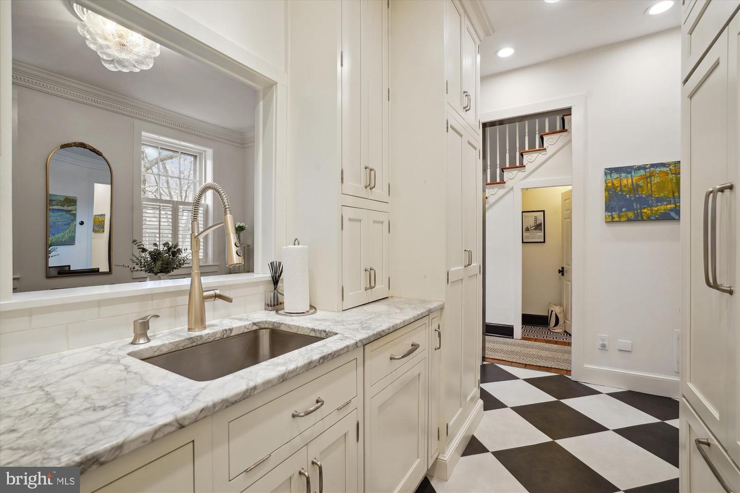 300 S COLUMBUS ST, ALEXANDRIA, Virginia 22314, 3 Bedrooms Bedrooms, 13 Rooms Rooms,3 BathroomsBathrooms,Residential,For sale,300 S COLUMBUS ST,VAAX2045270 MLS # VAAX2045270