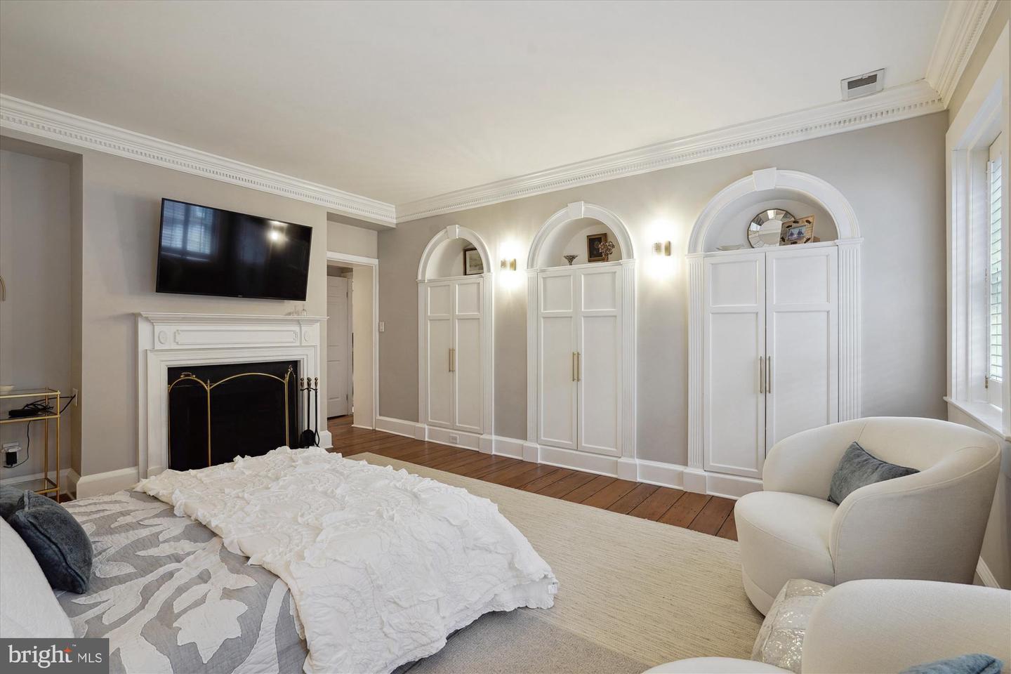 300 S COLUMBUS ST, ALEXANDRIA, Virginia 22314, 3 Bedrooms Bedrooms, 13 Rooms Rooms,3 BathroomsBathrooms,Residential,For sale,300 S COLUMBUS ST,VAAX2045270 MLS # VAAX2045270