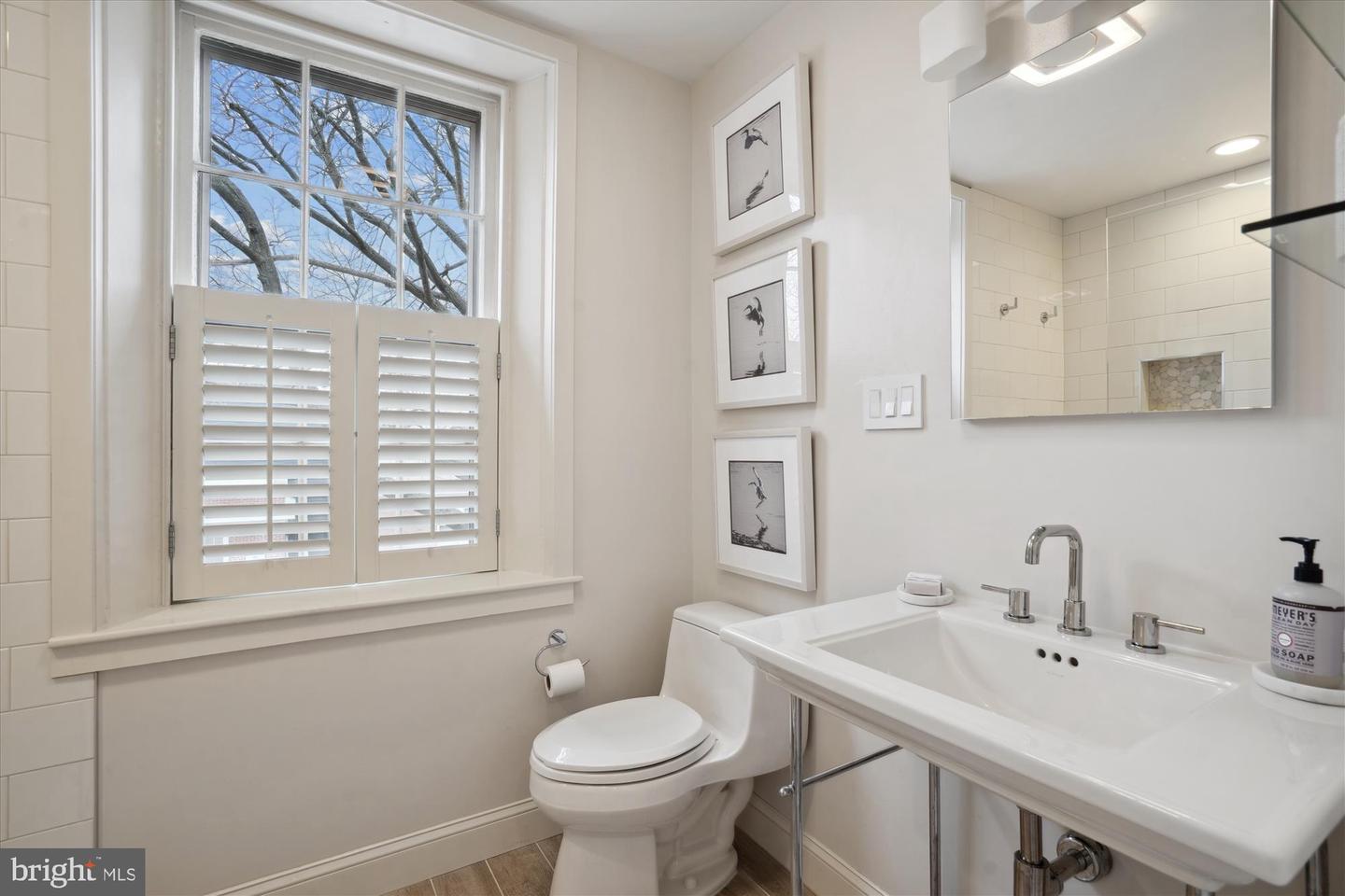 300 S COLUMBUS ST, ALEXANDRIA, Virginia 22314, 3 Bedrooms Bedrooms, 13 Rooms Rooms,3 BathroomsBathrooms,Residential,For sale,300 S COLUMBUS ST,VAAX2045270 MLS # VAAX2045270