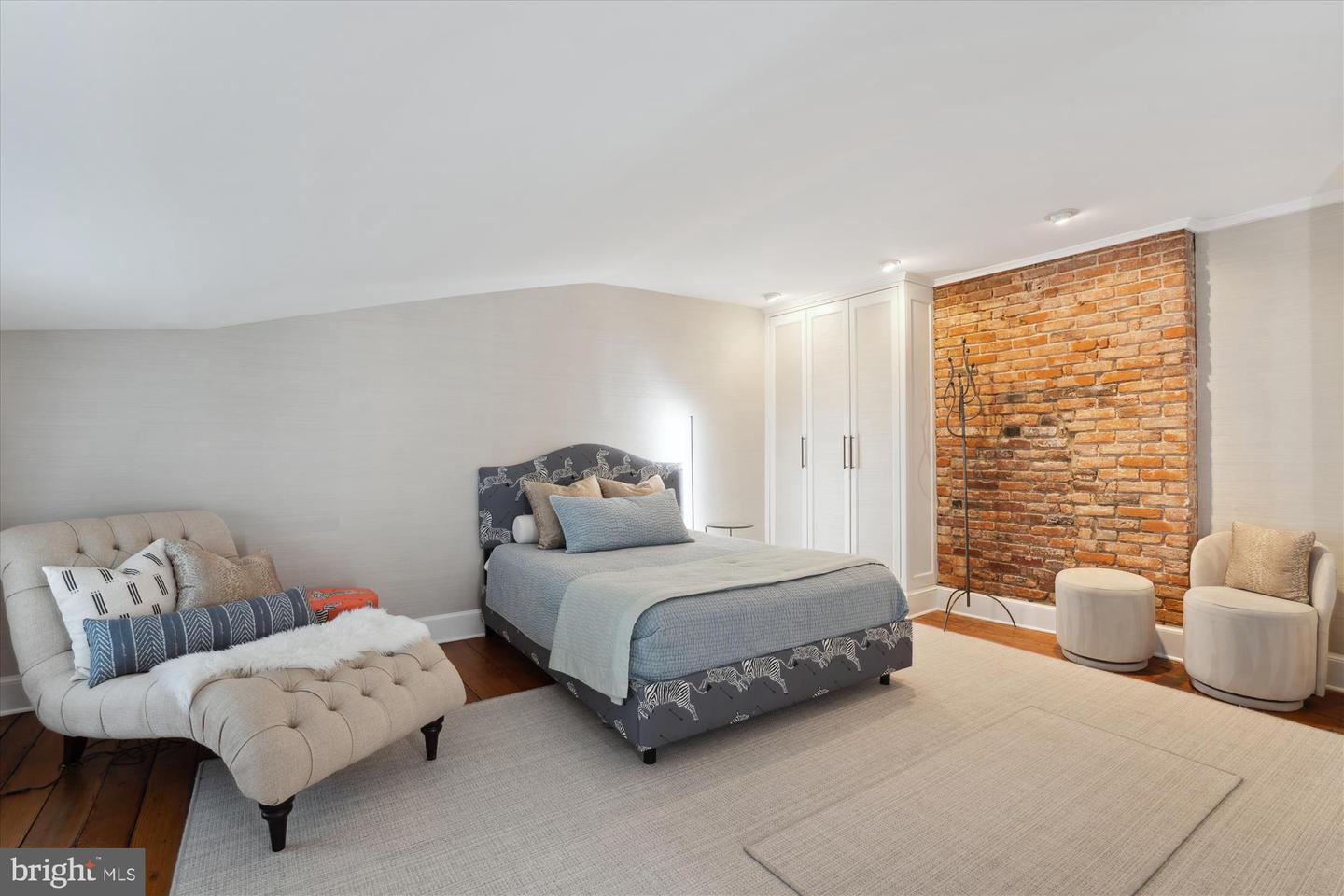 300 S COLUMBUS ST, ALEXANDRIA, Virginia 22314, 3 Bedrooms Bedrooms, 13 Rooms Rooms,3 BathroomsBathrooms,Residential,For sale,300 S COLUMBUS ST,VAAX2045270 MLS # VAAX2045270