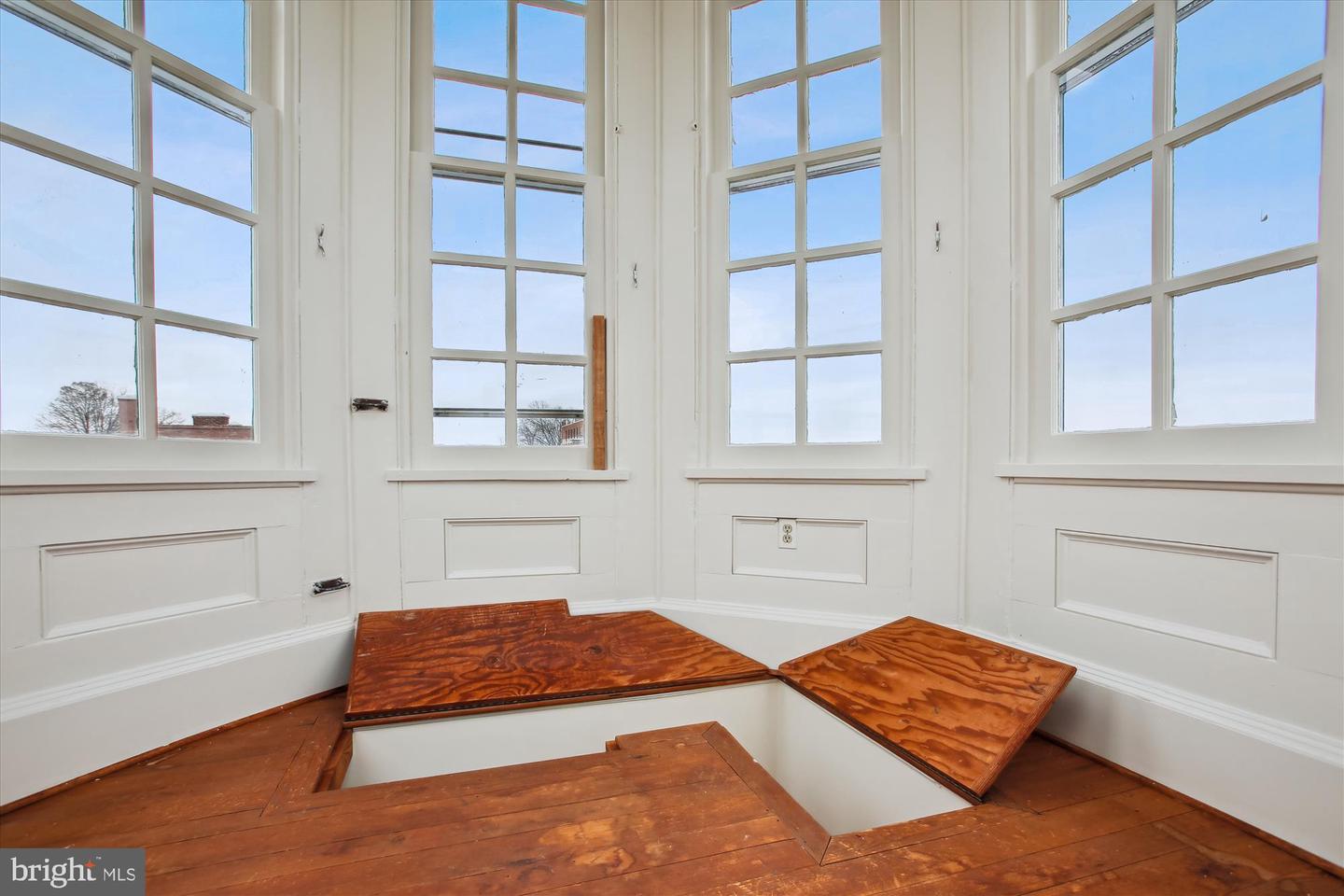 300 S COLUMBUS ST, ALEXANDRIA, Virginia 22314, 3 Bedrooms Bedrooms, 13 Rooms Rooms,3 BathroomsBathrooms,Residential,For sale,300 S COLUMBUS ST,VAAX2045270 MLS # VAAX2045270