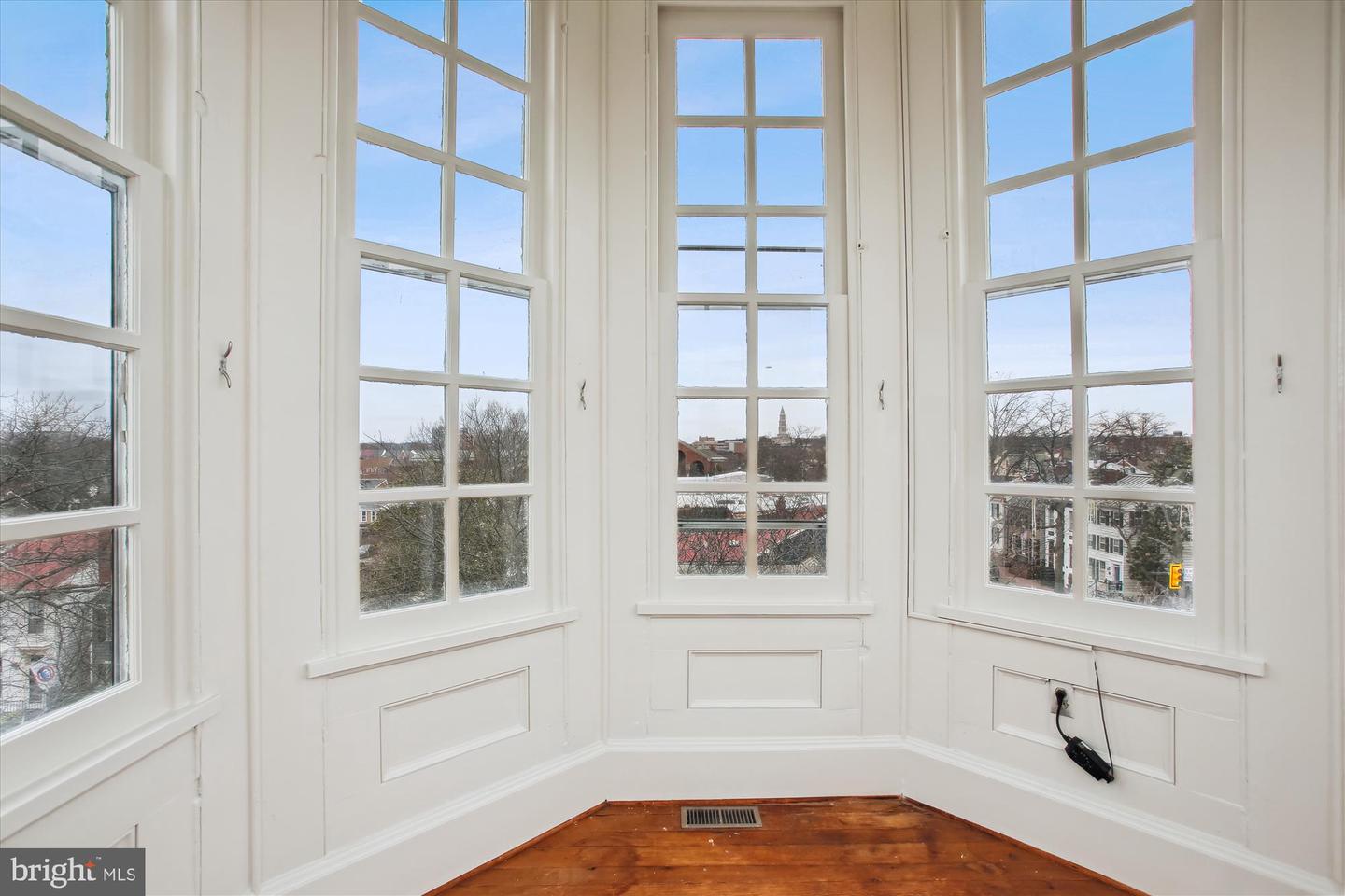 300 S COLUMBUS ST, ALEXANDRIA, Virginia 22314, 3 Bedrooms Bedrooms, 13 Rooms Rooms,3 BathroomsBathrooms,Residential,For sale,300 S COLUMBUS ST,VAAX2045270 MLS # VAAX2045270