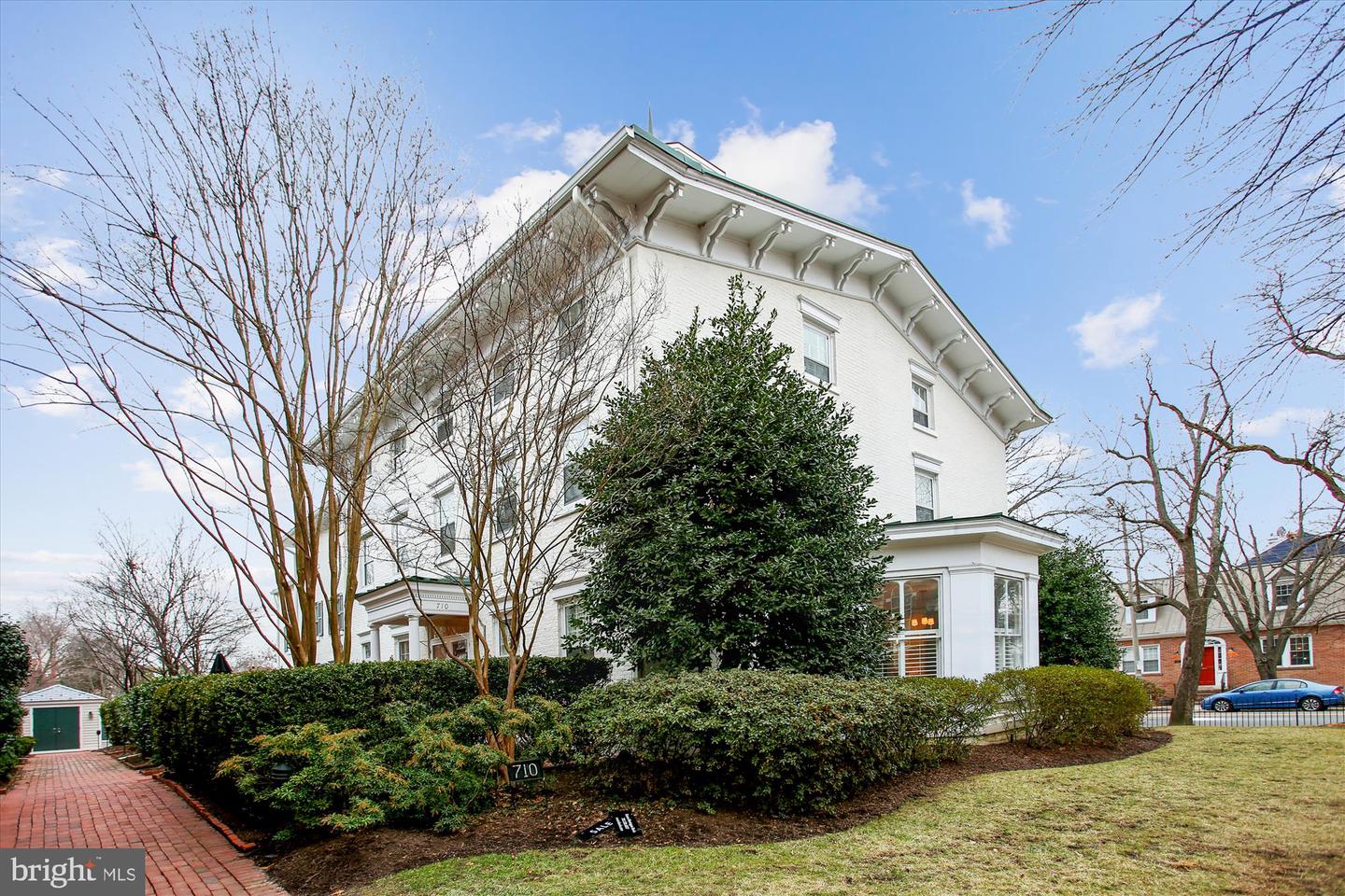 300 S COLUMBUS ST, ALEXANDRIA, Virginia 22314, 3 Bedrooms Bedrooms, 13 Rooms Rooms,3 BathroomsBathrooms,Residential,For sale,300 S COLUMBUS ST,VAAX2045270 MLS # VAAX2045270