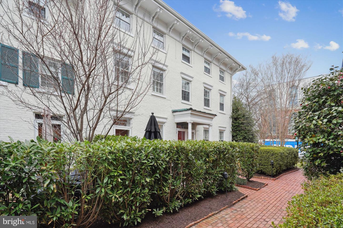 300 S COLUMBUS ST, ALEXANDRIA, Virginia 22314, 3 Bedrooms Bedrooms, 13 Rooms Rooms,3 BathroomsBathrooms,Residential,For sale,300 S COLUMBUS ST,VAAX2045270 MLS # VAAX2045270