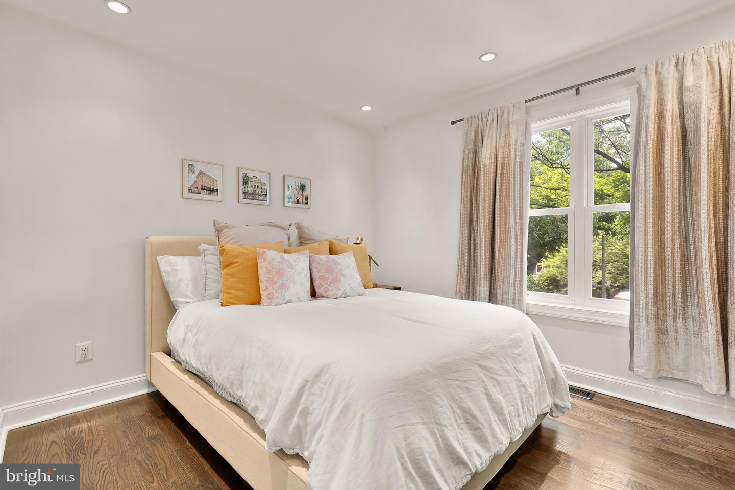 1323 SOUTH CAROLINA AVE SE, WASHINGTON, District Of Columbia 20003, 4 Bedrooms Bedrooms, ,2 BathroomsBathrooms,Residential,For sale,1323 SOUTH CAROLINA AVE SE,DCDC2200398 MLS # DCDC2200398