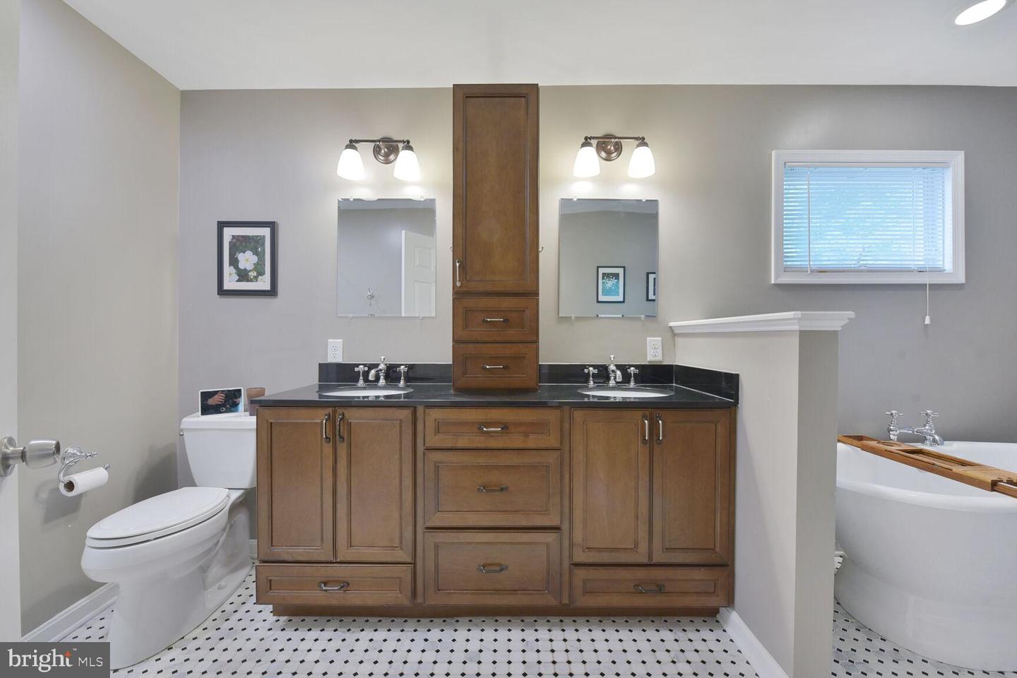 14815 CRANOKE ST, CENTREVILLE, Virginia 20120, 4 Bedrooms Bedrooms, ,3 BathroomsBathrooms,Residential,For sale,14815 CRANOKE ST,VAFX2240636 MLS # VAFX2240636