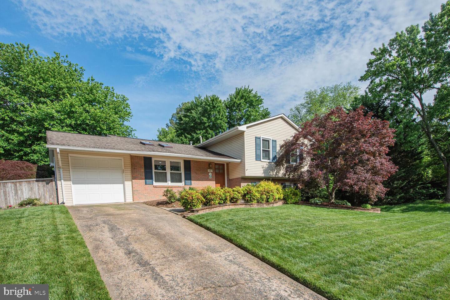 14815 CRANOKE ST, CENTREVILLE, Virginia 20120, 4 Bedrooms Bedrooms, ,3 BathroomsBathrooms,Residential,For sale,14815 CRANOKE ST,VAFX2240636 MLS # VAFX2240636