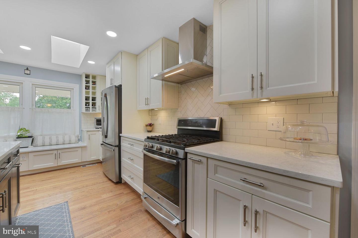 14815 CRANOKE ST, CENTREVILLE, Virginia 20120, 4 Bedrooms Bedrooms, ,3 BathroomsBathrooms,Residential,For sale,14815 CRANOKE ST,VAFX2240636 MLS # VAFX2240636