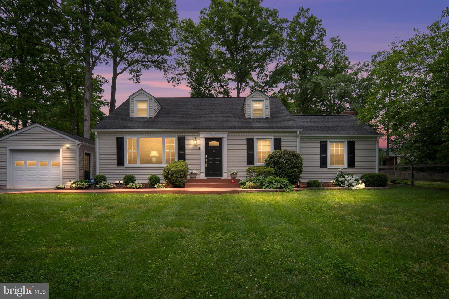 4 HUNTINGTON DR, FREDERICKSBURG, Virginia 22405, 4 Bedrooms Bedrooms, ,2 BathroomsBathrooms,Residential,For sale,4 HUNTINGTON DR,VAST2038796 MLS # VAST2038796