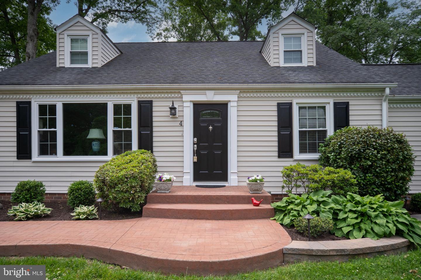 4 HUNTINGTON DR, FREDERICKSBURG, Virginia 22405, 4 Bedrooms Bedrooms, ,2 BathroomsBathrooms,Residential,For sale,4 HUNTINGTON DR,VAST2038796 MLS # VAST2038796