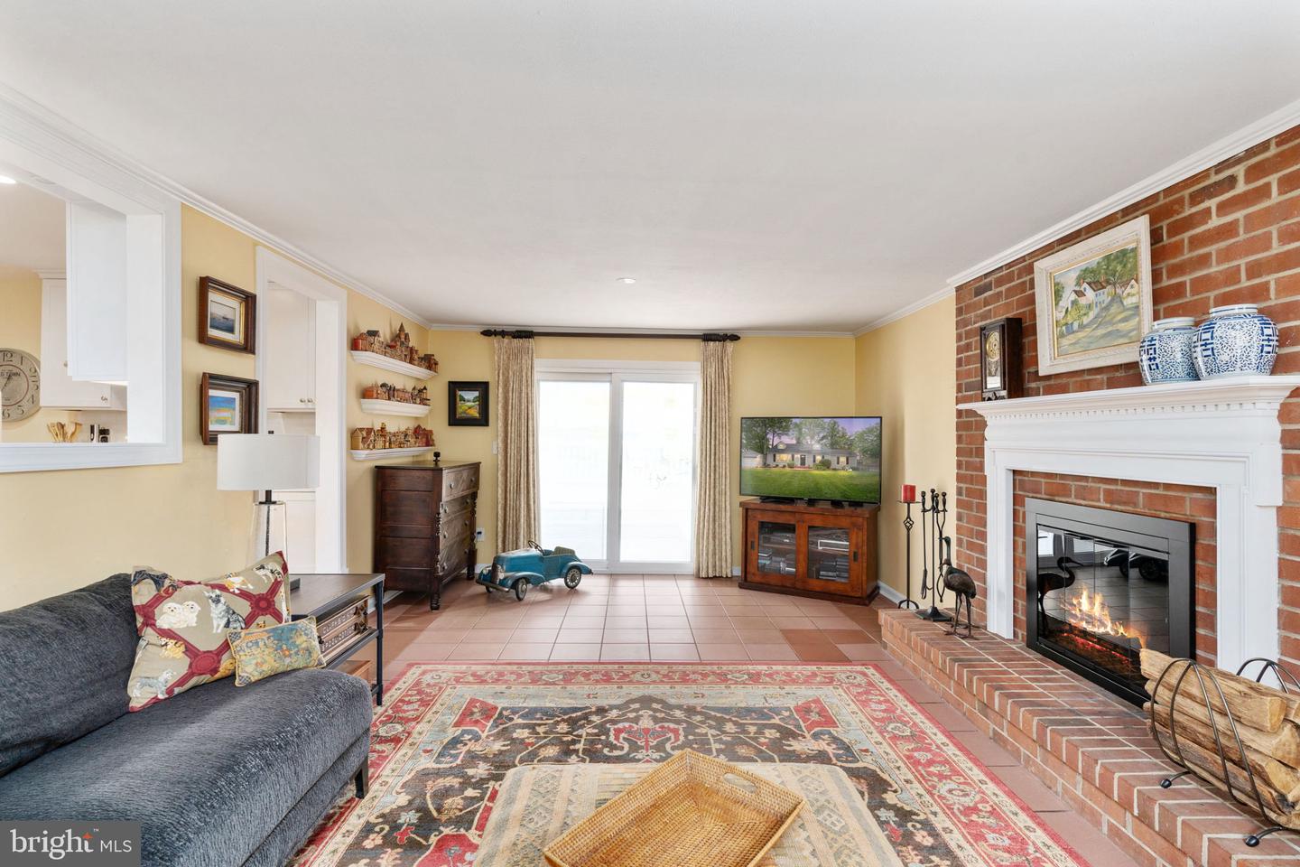 4 HUNTINGTON DR, FREDERICKSBURG, Virginia 22405, 4 Bedrooms Bedrooms, ,2 BathroomsBathrooms,Residential,For sale,4 HUNTINGTON DR,VAST2038796 MLS # VAST2038796