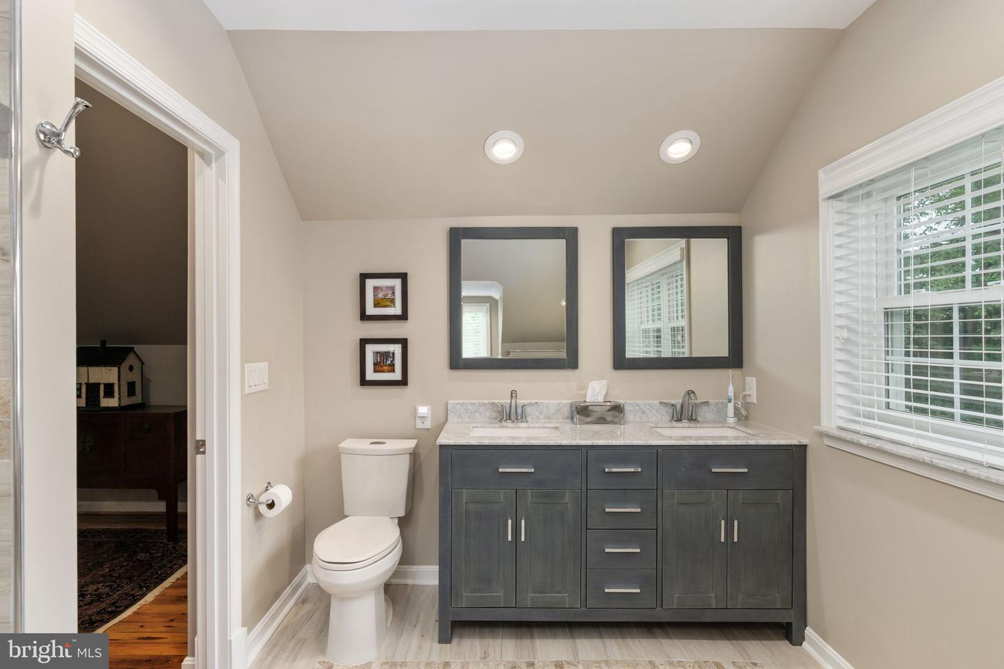 4 HUNTINGTON DR, FREDERICKSBURG, Virginia 22405, 4 Bedrooms Bedrooms, ,2 BathroomsBathrooms,Residential,For sale,4 HUNTINGTON DR,VAST2038796 MLS # VAST2038796
