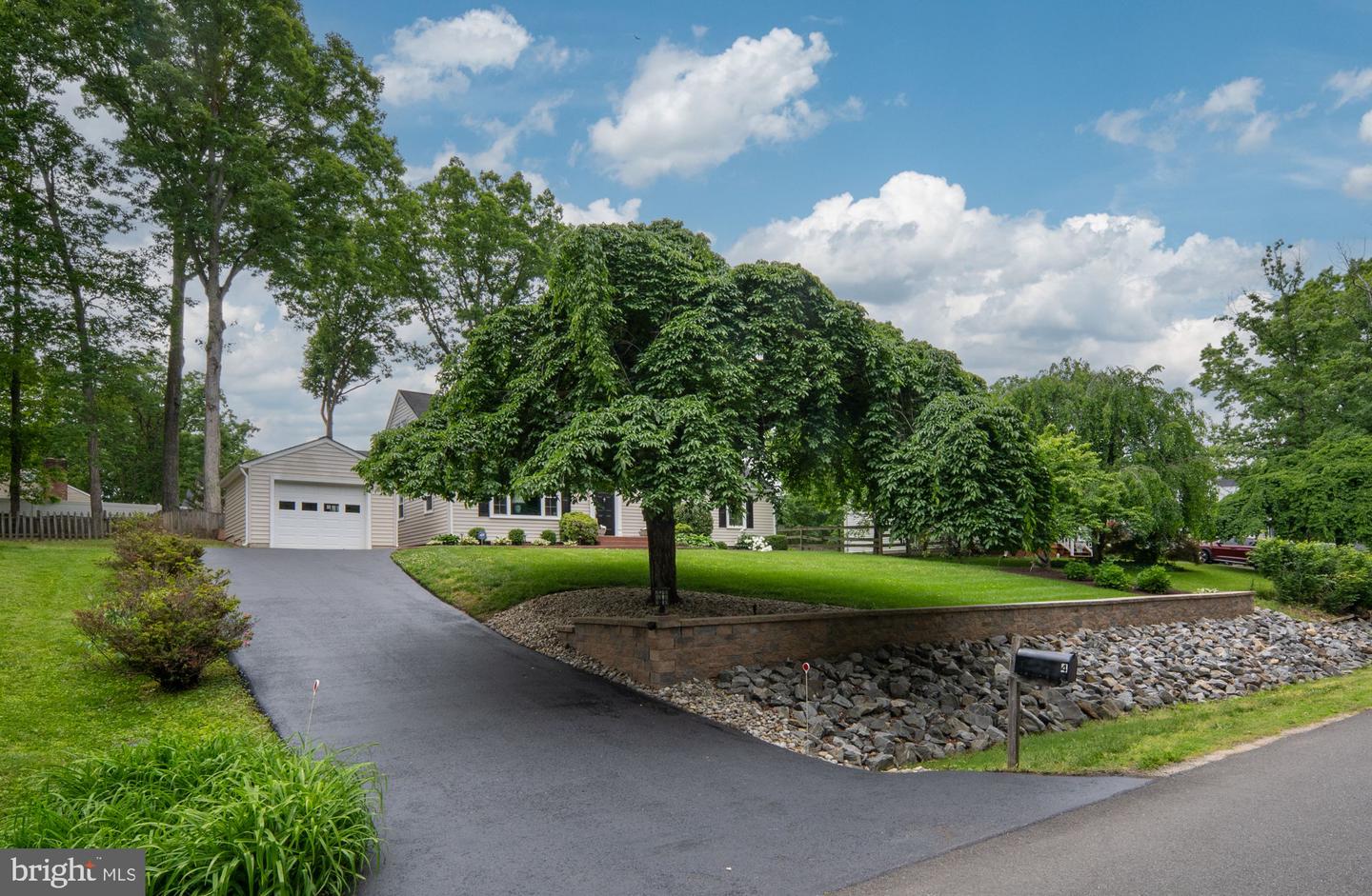4 HUNTINGTON DR, FREDERICKSBURG, Virginia 22405, 4 Bedrooms Bedrooms, ,2 BathroomsBathrooms,Residential,For sale,4 HUNTINGTON DR,VAST2038796 MLS # VAST2038796