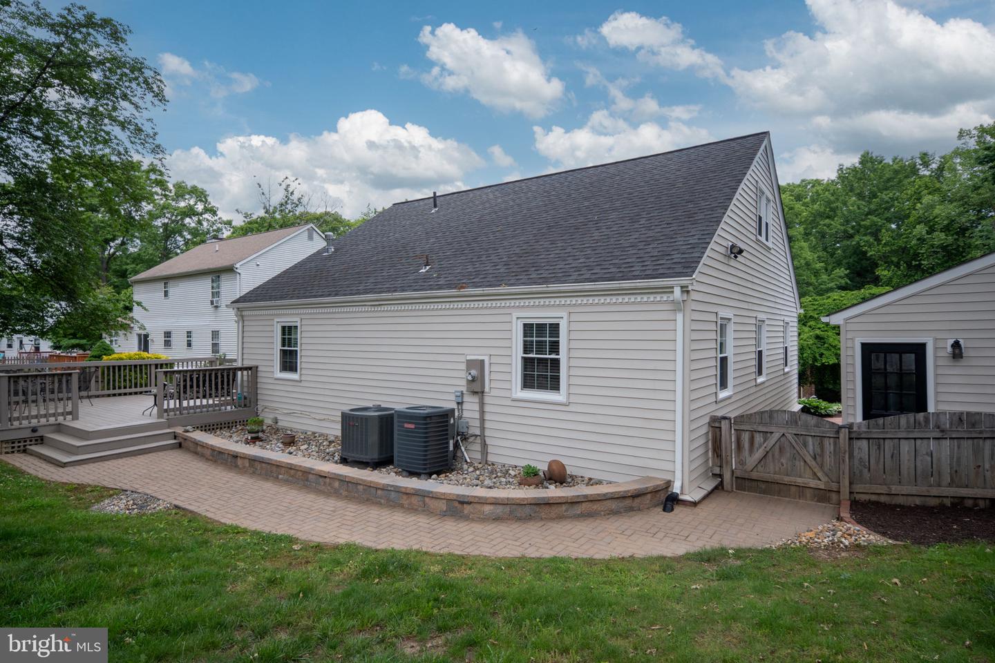 4 HUNTINGTON DR, FREDERICKSBURG, Virginia 22405, 4 Bedrooms Bedrooms, ,2 BathroomsBathrooms,Residential,For sale,4 HUNTINGTON DR,VAST2038796 MLS # VAST2038796