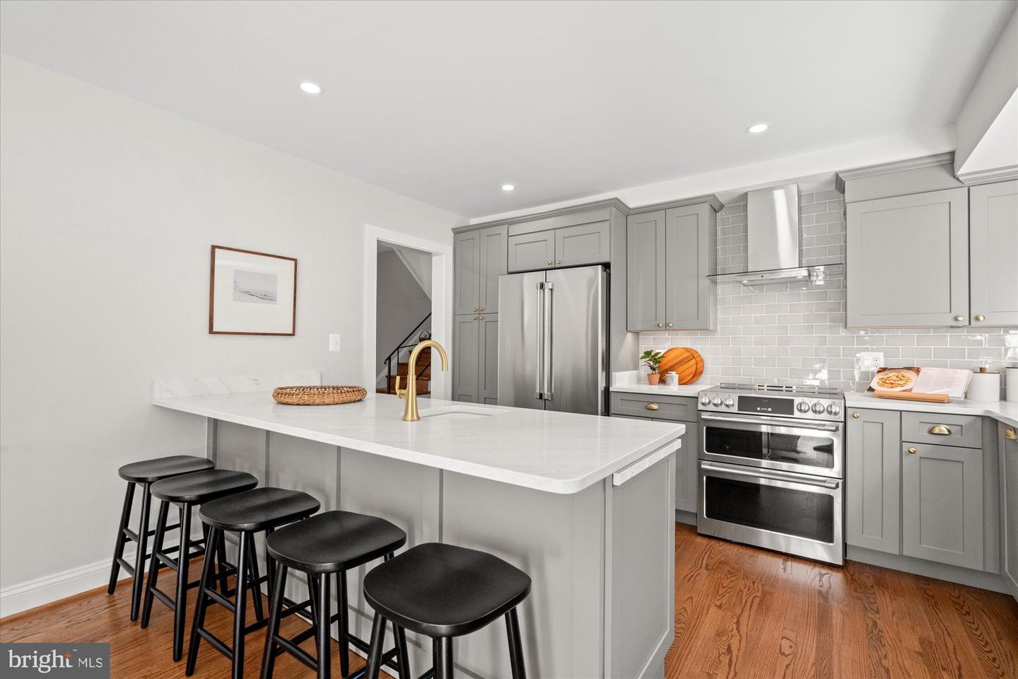 2902 MAYER PL, ALEXANDRIA, Virginia 22302, 4 Bedrooms Bedrooms, ,3 BathroomsBathrooms,Residential,For sale,2902 MAYER PL,VAAX2045244 MLS # VAAX2045244