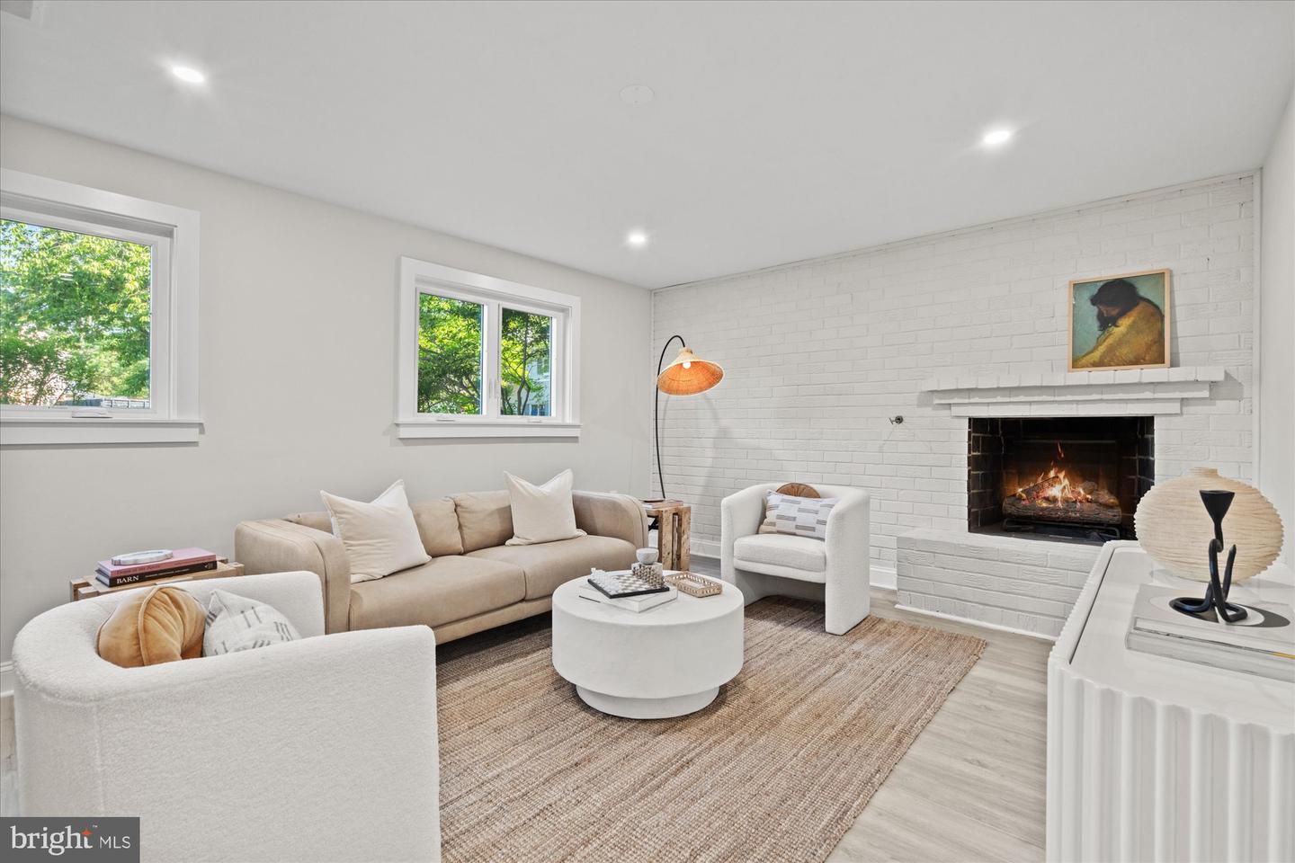 2902 MAYER PL, ALEXANDRIA, Virginia 22302, 4 Bedrooms Bedrooms, ,3 BathroomsBathrooms,Residential,For sale,2902 MAYER PL,VAAX2045244 MLS # VAAX2045244