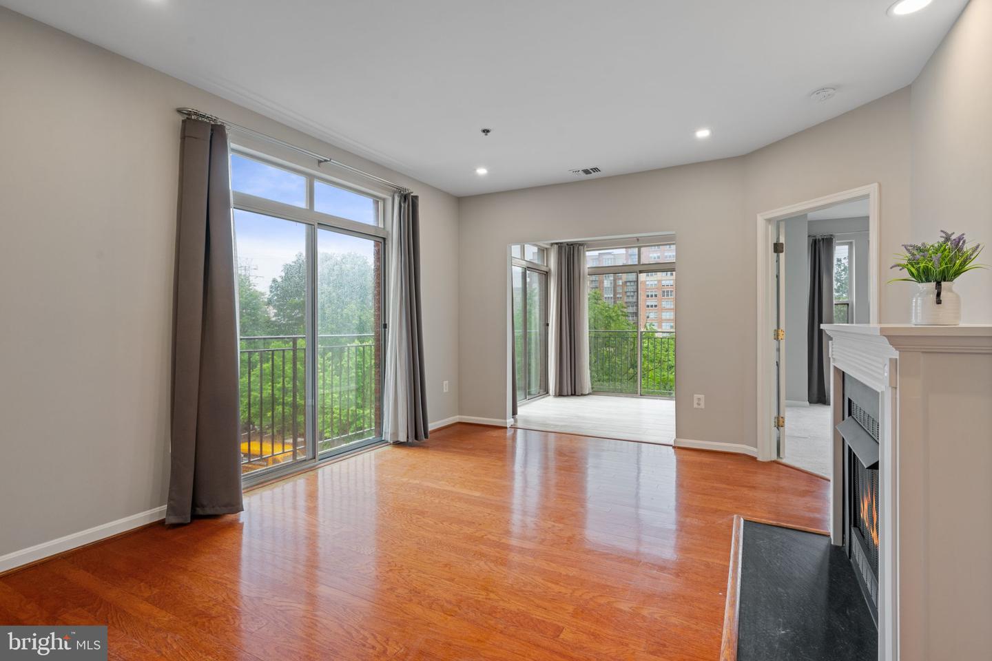 1860 STRATFORD PARK PL #305, RESTON, Virginia 20190, 2 Bedrooms Bedrooms, ,2 BathroomsBathrooms,Residential,For sale,1860 STRATFORD PARK PL #305,VAFX2240384 MLS # VAFX2240384