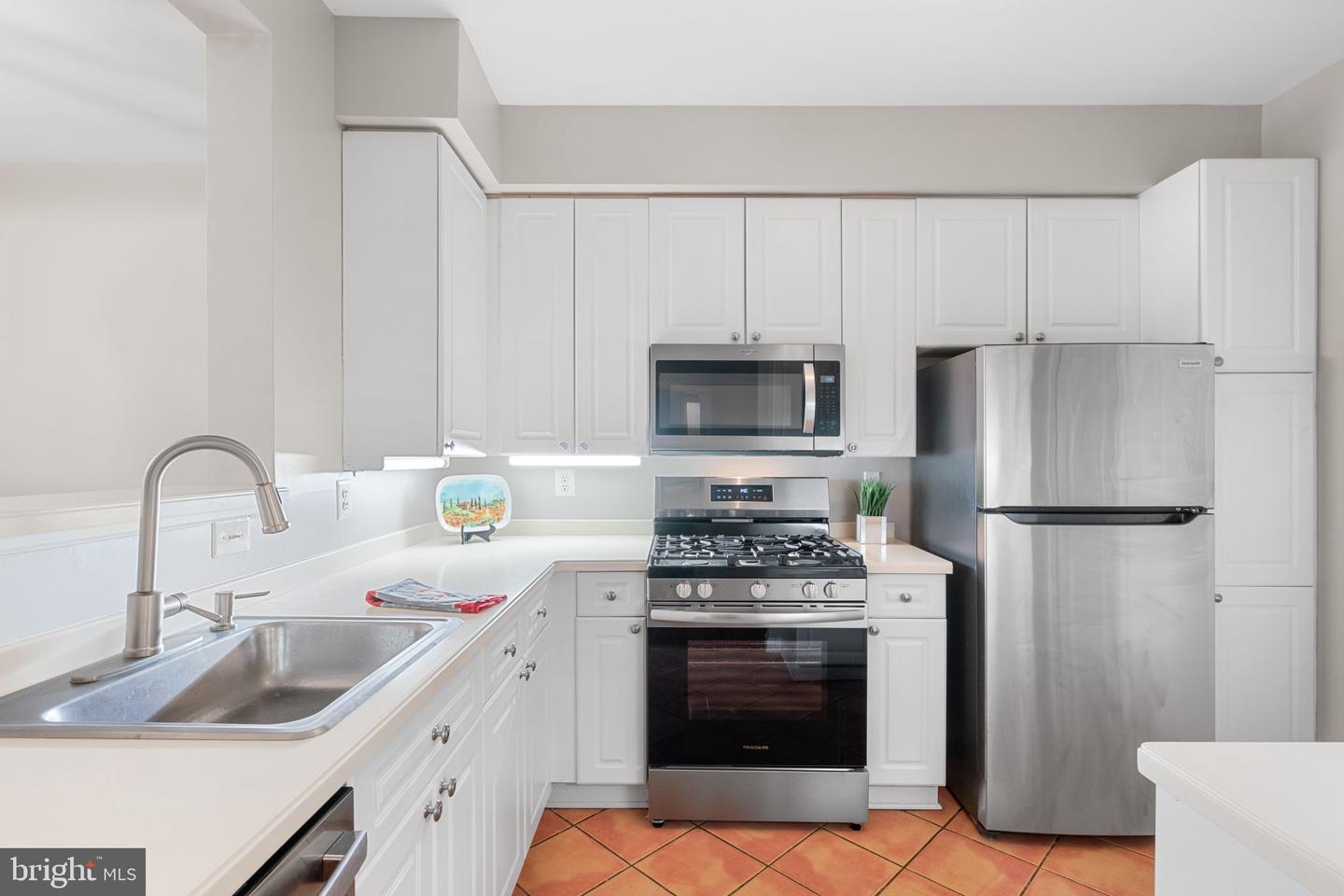 1860 STRATFORD PARK PL #305, RESTON, Virginia 20190, 2 Bedrooms Bedrooms, ,2 BathroomsBathrooms,Residential,For sale,1860 STRATFORD PARK PL #305,VAFX2240384 MLS # VAFX2240384