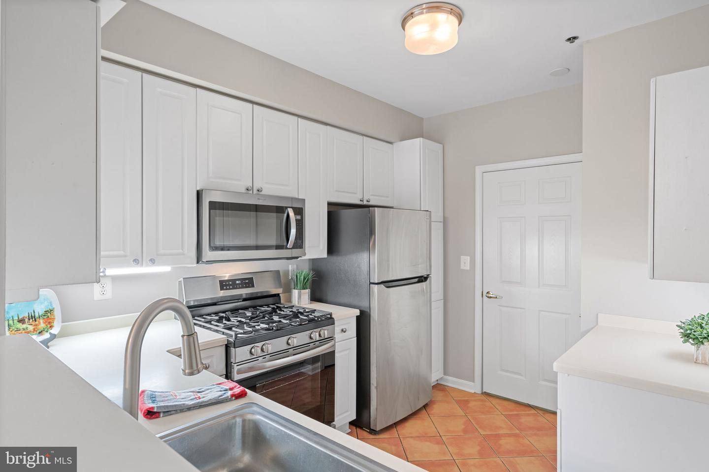 1860 STRATFORD PARK PL #305, RESTON, Virginia 20190, 2 Bedrooms Bedrooms, ,2 BathroomsBathrooms,Residential,For sale,1860 STRATFORD PARK PL #305,VAFX2240384 MLS # VAFX2240384