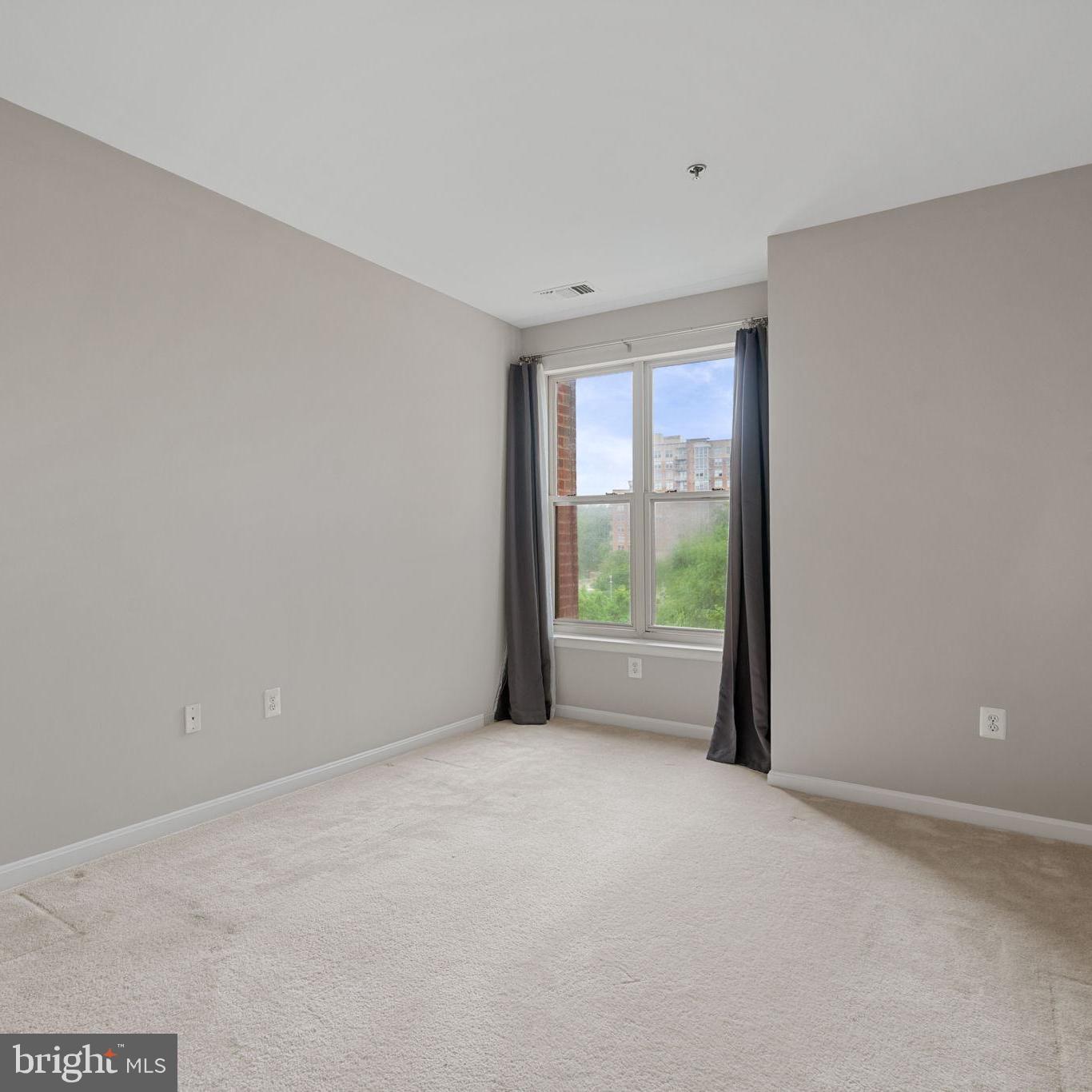 1860 STRATFORD PARK PL #305, RESTON, Virginia 20190, 2 Bedrooms Bedrooms, ,2 BathroomsBathrooms,Residential,For sale,1860 STRATFORD PARK PL #305,VAFX2240384 MLS # VAFX2240384