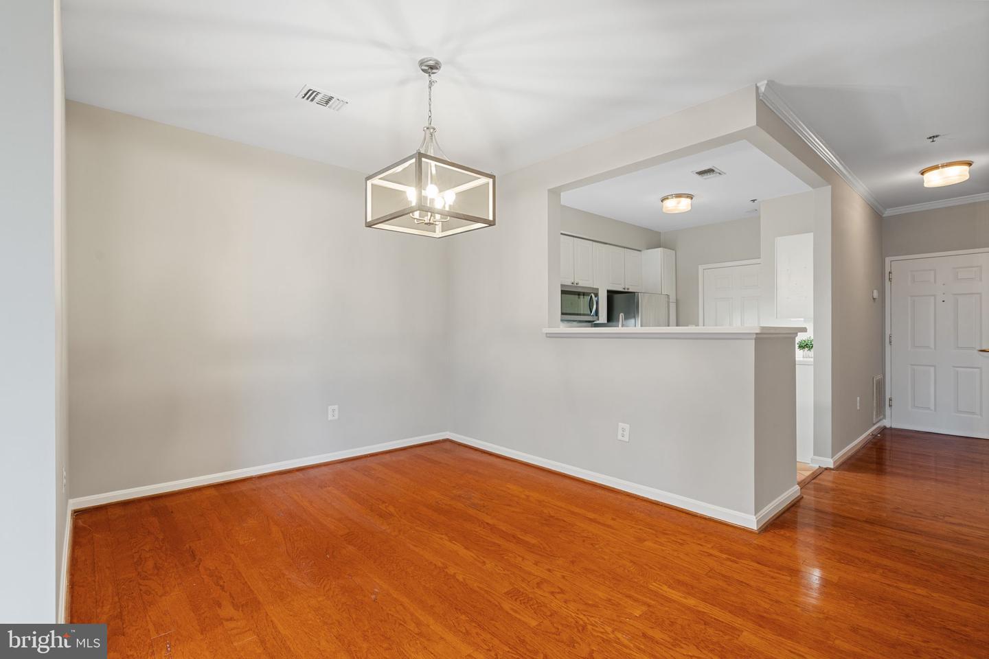 1860 STRATFORD PARK PL #305, RESTON, Virginia 20190, 2 Bedrooms Bedrooms, ,2 BathroomsBathrooms,Residential,For sale,1860 STRATFORD PARK PL #305,VAFX2240384 MLS # VAFX2240384