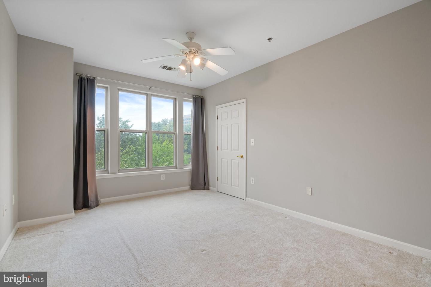 1860 STRATFORD PARK PL #305, RESTON, Virginia 20190, 2 Bedrooms Bedrooms, ,2 BathroomsBathrooms,Residential,For sale,1860 STRATFORD PARK PL #305,VAFX2240384 MLS # VAFX2240384