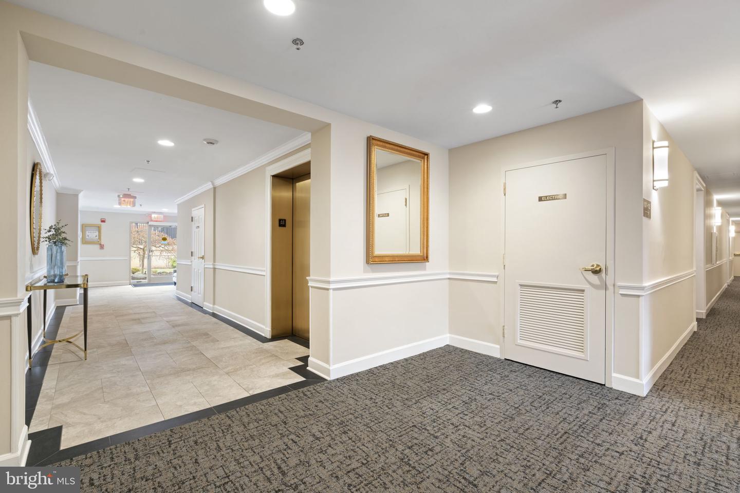 1860 STRATFORD PARK PL #305, RESTON, Virginia 20190, 2 Bedrooms Bedrooms, ,2 BathroomsBathrooms,Residential,For sale,1860 STRATFORD PARK PL #305,VAFX2240384 MLS # VAFX2240384