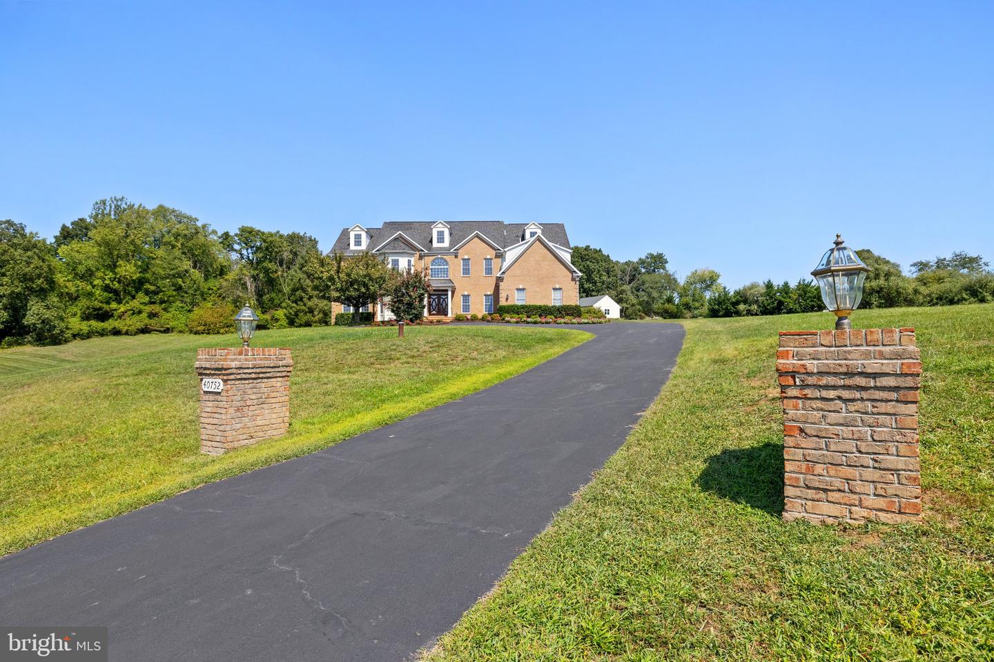 40752 CANONGATE DR, LEESBURG, Virginia 20175, 4 Bedrooms Bedrooms, ,4 BathroomsBathrooms,Residential,For sale,40752 CANONGATE DR,VALO2096384 MLS # VALO2096384