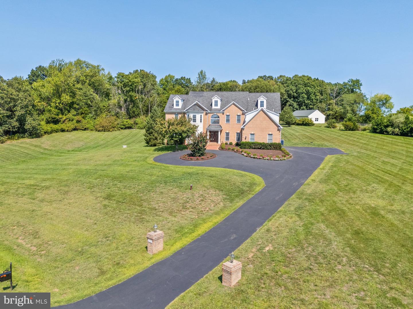 40752 CANONGATE DR, LEESBURG, Virginia 20175, 4 Bedrooms Bedrooms, ,4 BathroomsBathrooms,Residential,For sale,40752 CANONGATE DR,VALO2096384 MLS # VALO2096384