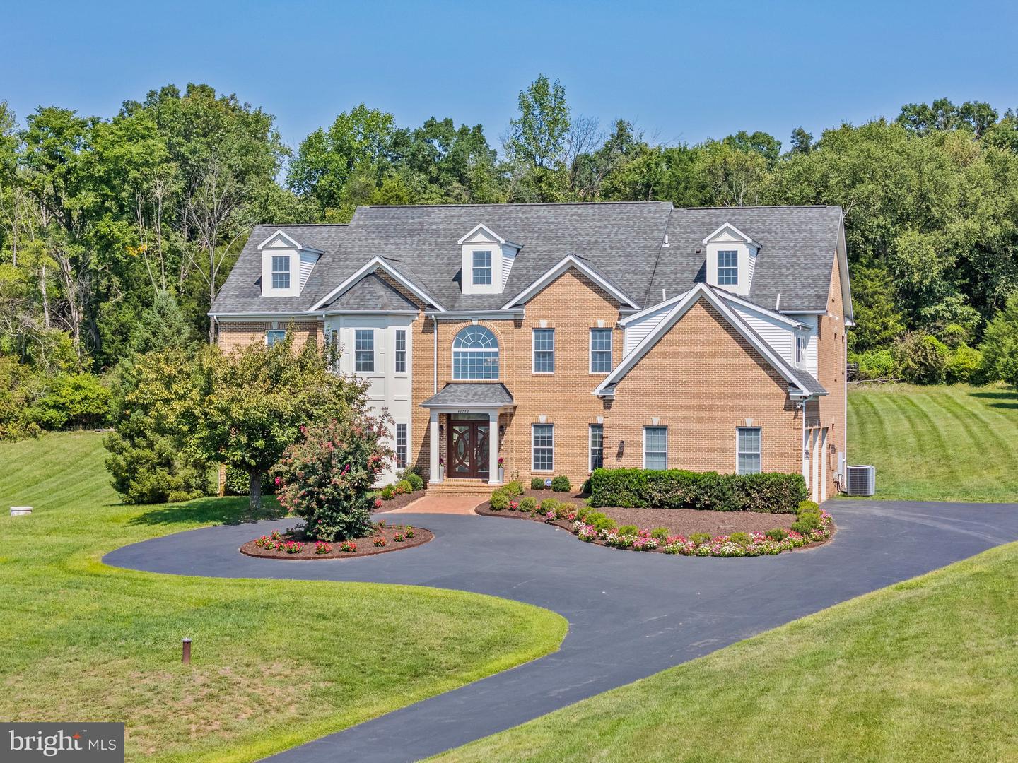 40752 CANONGATE DR, LEESBURG, Virginia 20175, 4 Bedrooms Bedrooms, ,4 BathroomsBathrooms,Residential,For sale,40752 CANONGATE DR,VALO2096384 MLS # VALO2096384
