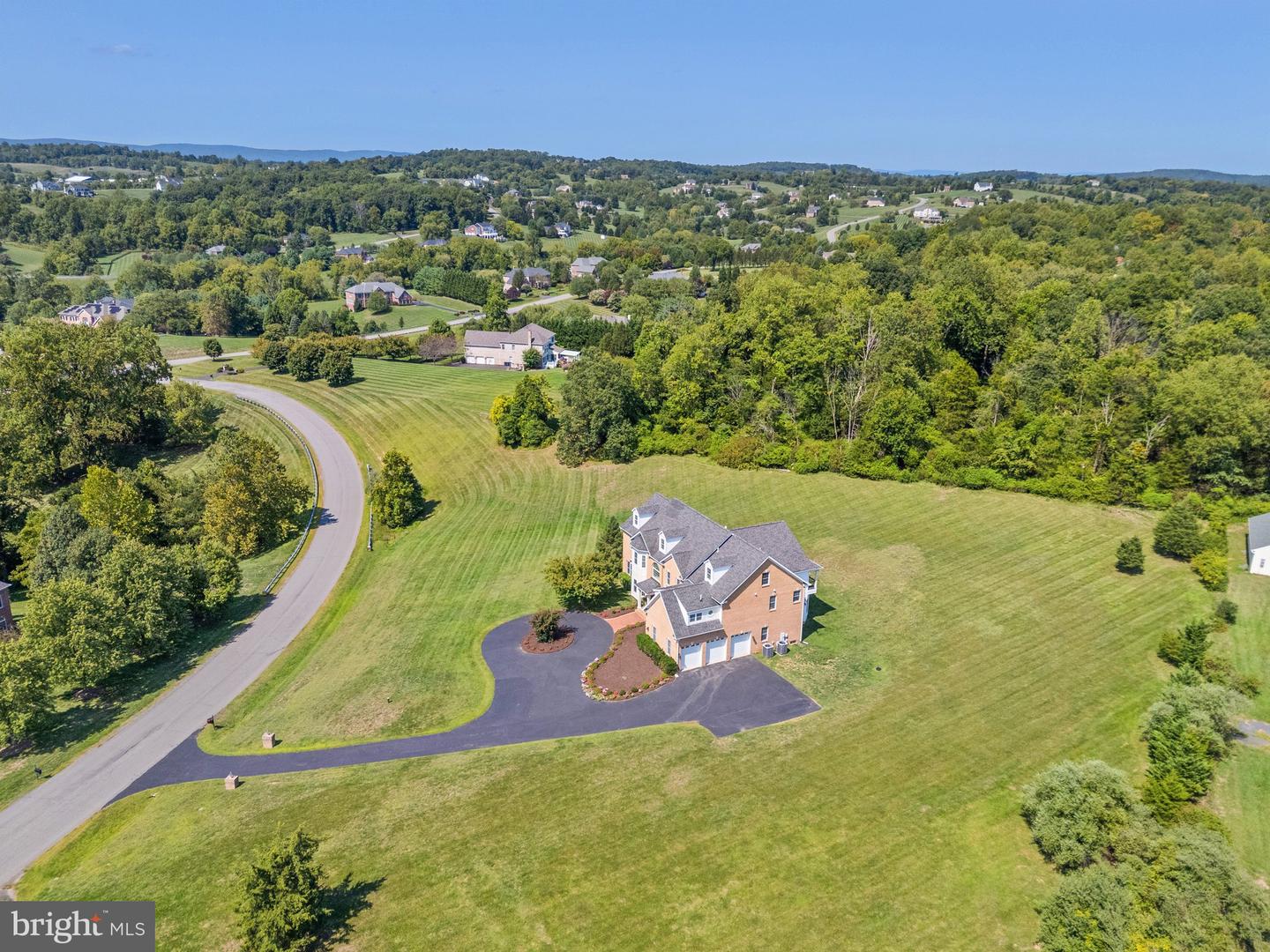 40752 CANONGATE DR, LEESBURG, Virginia 20175, 4 Bedrooms Bedrooms, ,4 BathroomsBathrooms,Residential,For sale,40752 CANONGATE DR,VALO2096384 MLS # VALO2096384