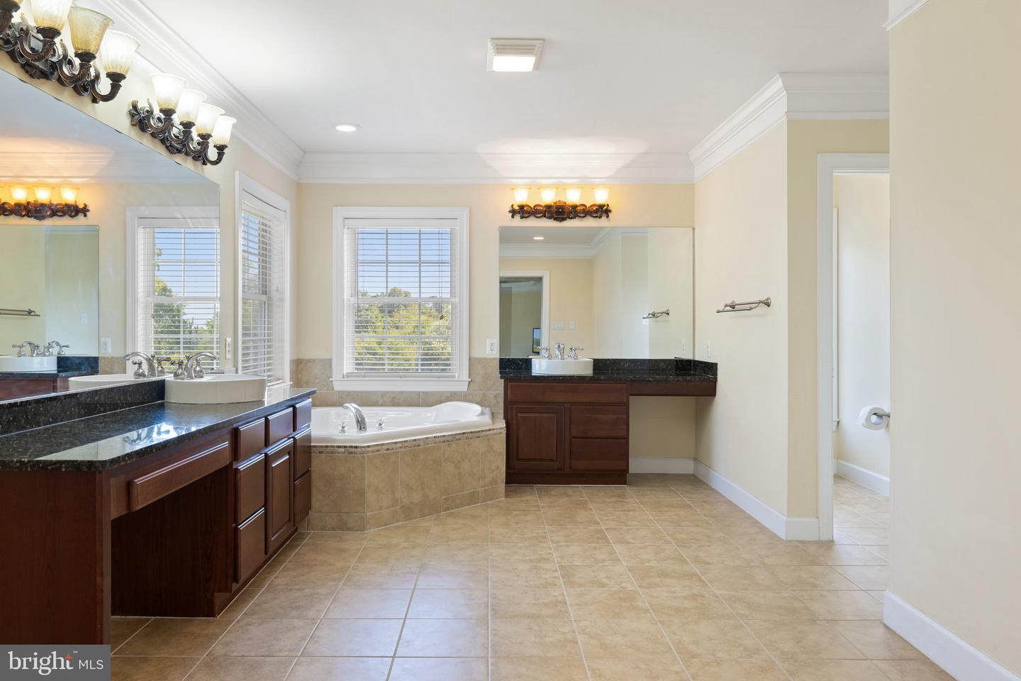 40752 CANONGATE DR, LEESBURG, Virginia 20175, 4 Bedrooms Bedrooms, ,4 BathroomsBathrooms,Residential,For sale,40752 CANONGATE DR,VALO2096384 MLS # VALO2096384