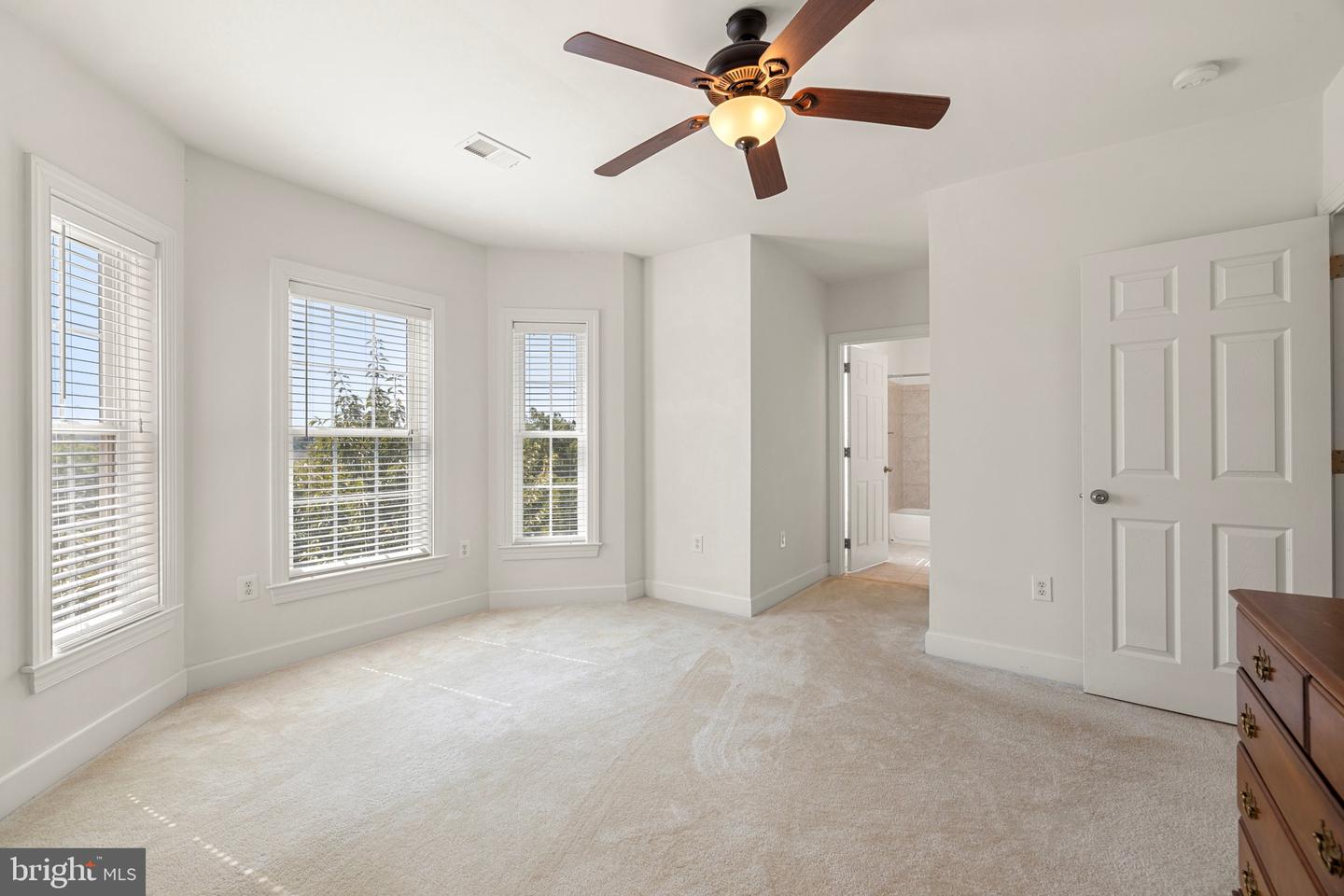 40752 CANONGATE DR, LEESBURG, Virginia 20175, 4 Bedrooms Bedrooms, ,4 BathroomsBathrooms,Residential,For sale,40752 CANONGATE DR,VALO2096384 MLS # VALO2096384