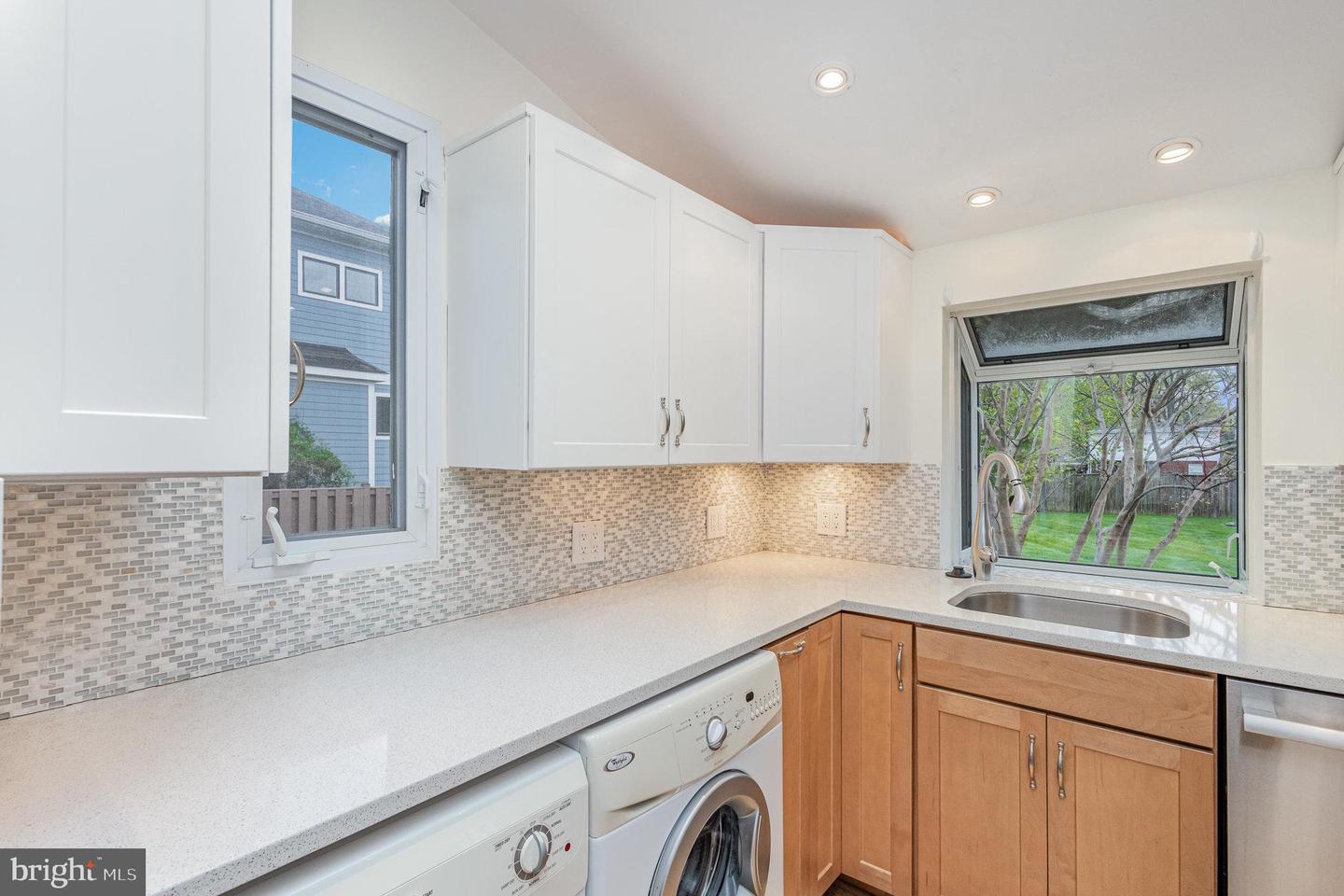 1616 S OAKLAND ST, ARLINGTON, Virginia 22204, 2 Bedrooms Bedrooms, ,1 BathroomBathrooms,Residential,For sale,1616 S OAKLAND ST,VAAR2057482 MLS # VAAR2057482
