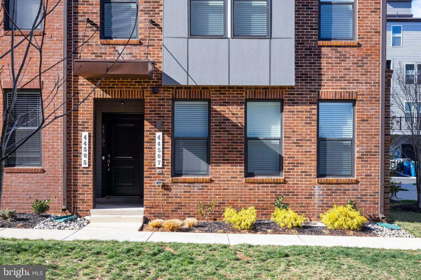44505 WOLFHOUND SQ, ASHBURN, Virginia 20147, 3 Bedrooms Bedrooms, ,2 BathroomsBathrooms,Residential,For sale,44505 WOLFHOUND SQ,VALO2096470 MLS # VALO2096470