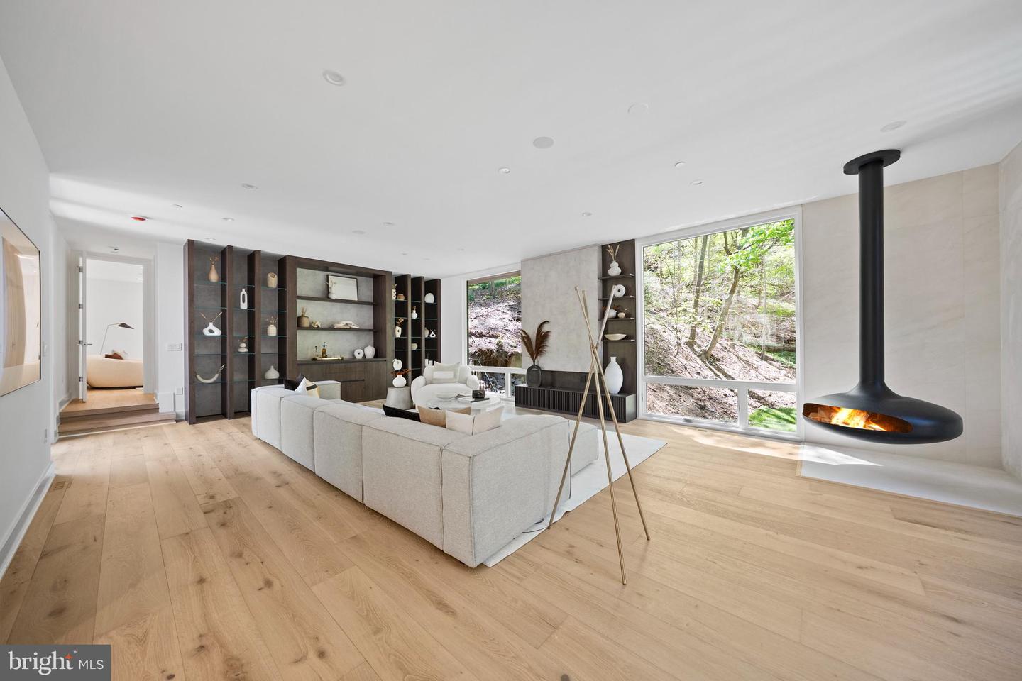 4656 BROAD BRANCH RD NW, WASHINGTON, District Of Columbia 20008, 6 Bedrooms Bedrooms, ,5 BathroomsBathrooms,Residential,For sale,4656 BROAD BRANCH RD NW,DCDC2200526 MLS # DCDC2200526