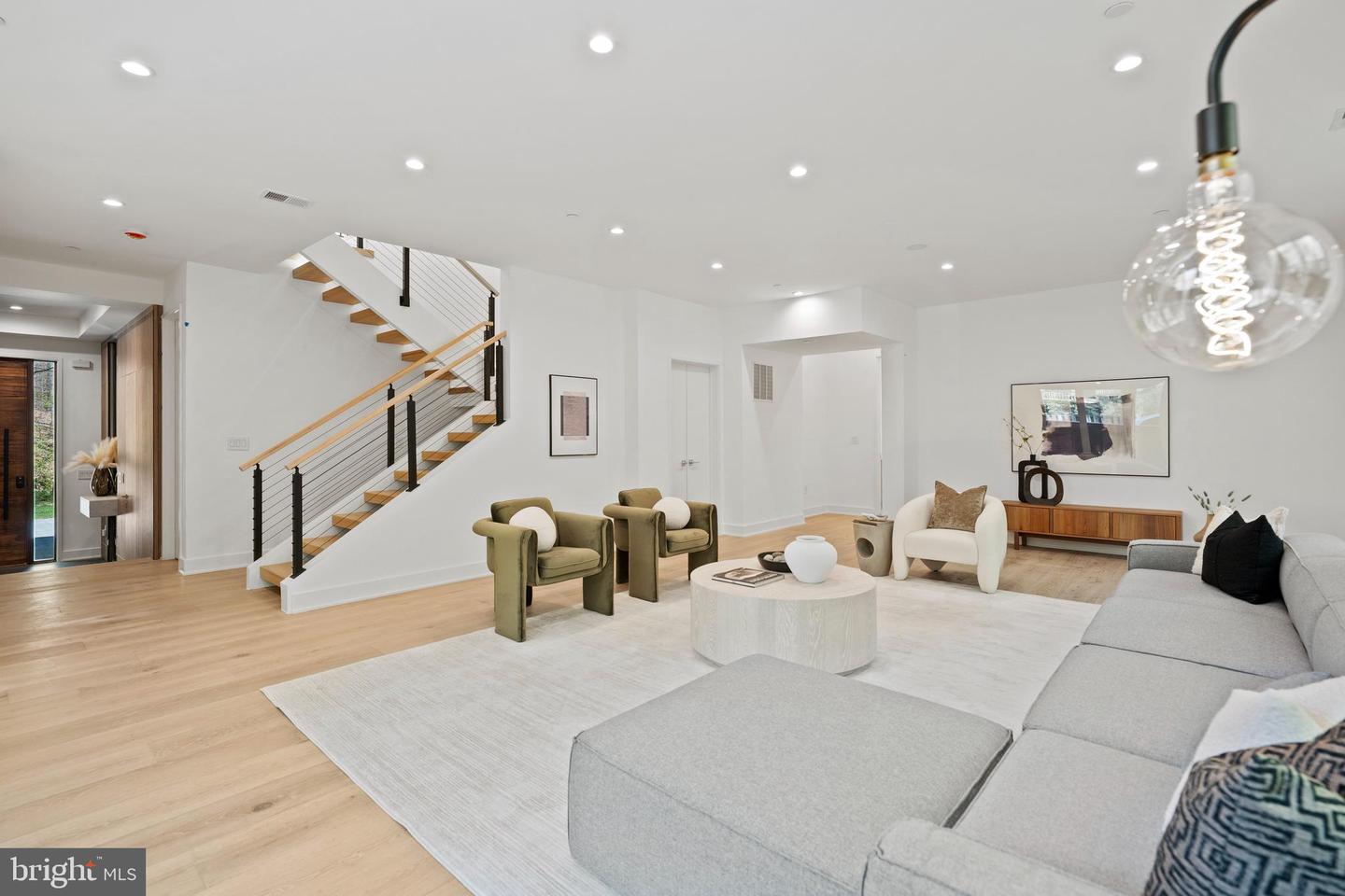 4656 BROAD BRANCH RD NW, WASHINGTON, District Of Columbia 20008, 6 Bedrooms Bedrooms, ,5 BathroomsBathrooms,Residential,For sale,4656 BROAD BRANCH RD NW,DCDC2200526 MLS # DCDC2200526