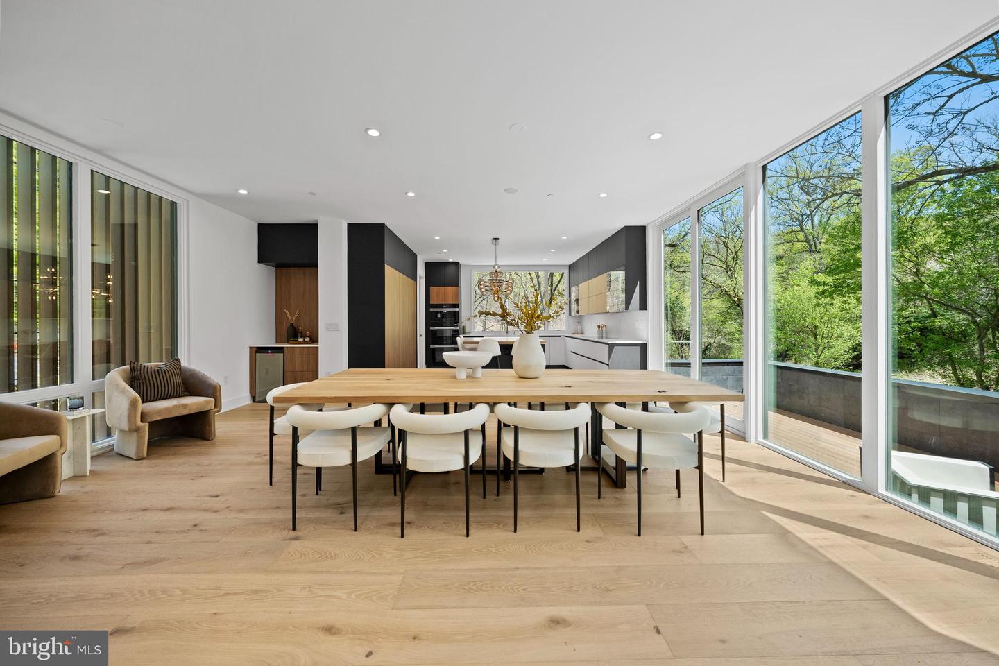 4656 BROAD BRANCH RD NW, WASHINGTON, District Of Columbia 20008, 6 Bedrooms Bedrooms, ,5 BathroomsBathrooms,Residential,For sale,4656 BROAD BRANCH RD NW,DCDC2200526 MLS # DCDC2200526