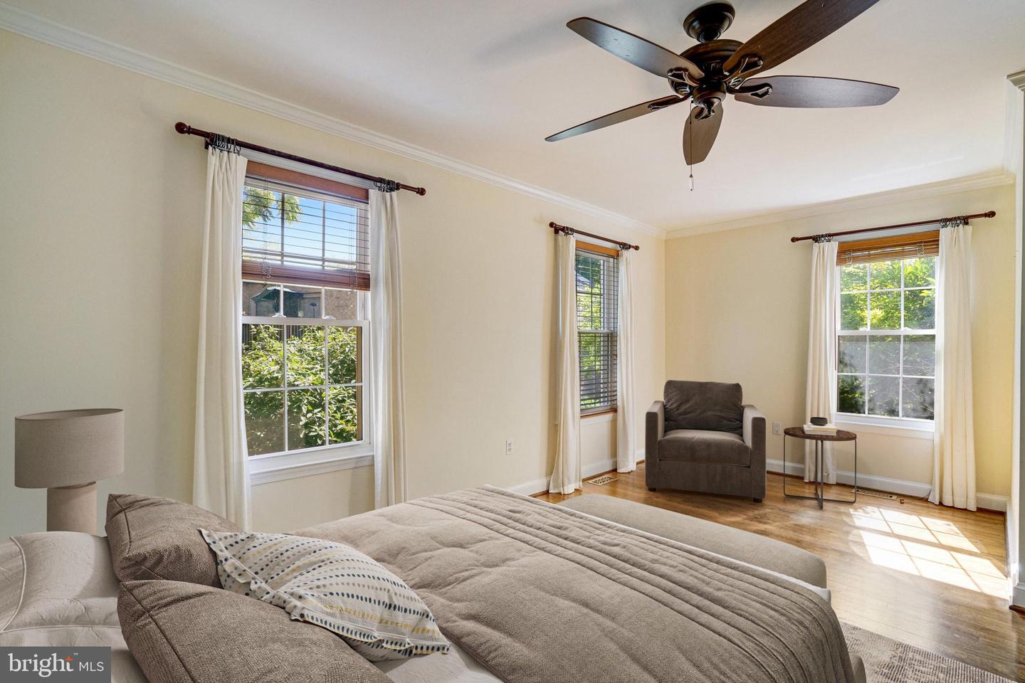 101 ROBERTS LN, ALEXANDRIA, Virginia 22314, 3 Bedrooms Bedrooms, ,2 BathroomsBathrooms,Residential,For sale,101 ROBERTS LN,VAAX2045346 MLS # VAAX2045346