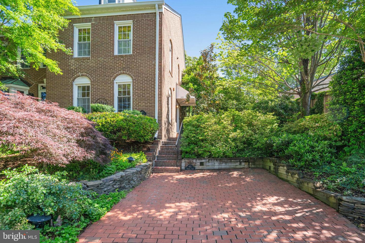 101 ROBERTS LN, ALEXANDRIA, Virginia 22314, 3 Bedrooms Bedrooms, ,2 BathroomsBathrooms,Residential,For sale,101 ROBERTS LN,VAAX2045346 MLS # VAAX2045346