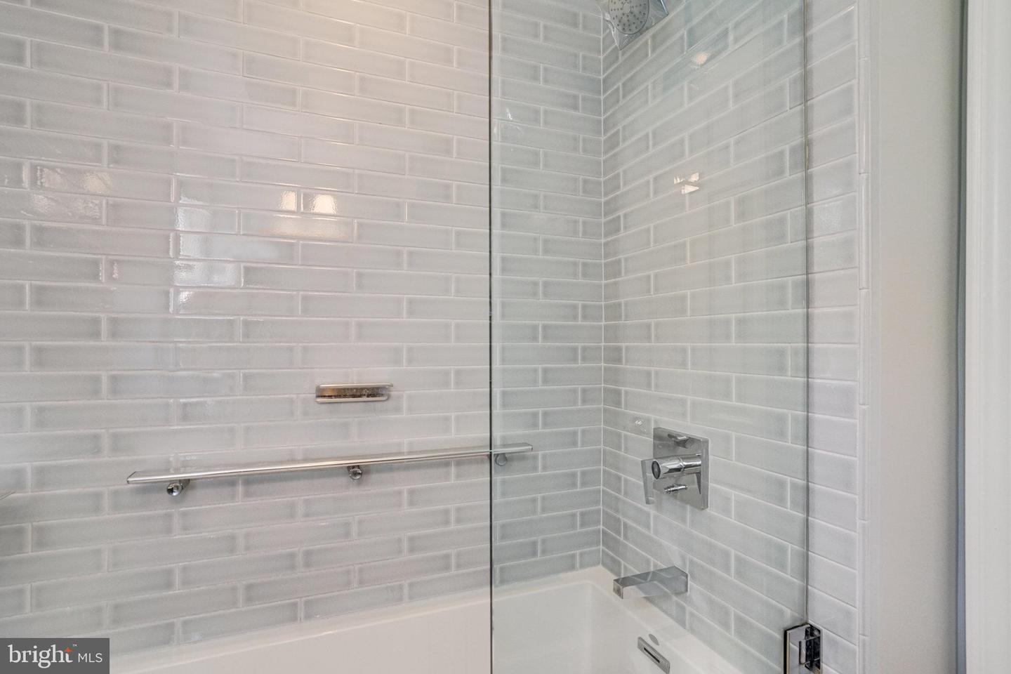 101 ROBERTS LN, ALEXANDRIA, Virginia 22314, 3 Bedrooms Bedrooms, ,2 BathroomsBathrooms,Residential,For sale,101 ROBERTS LN,VAAX2045346 MLS # VAAX2045346
