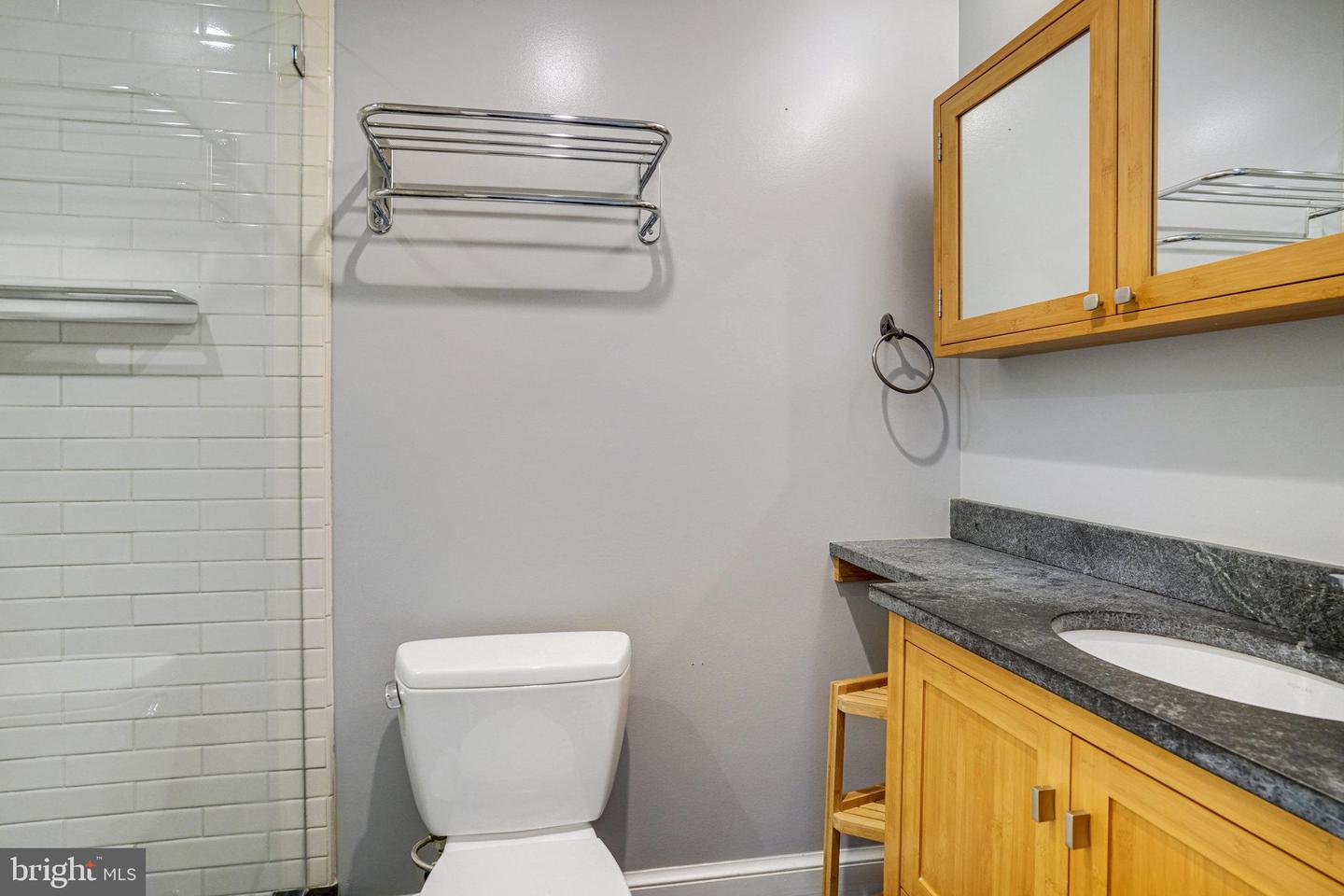 101 ROBERTS LN, ALEXANDRIA, Virginia 22314, 3 Bedrooms Bedrooms, ,2 BathroomsBathrooms,Residential,For sale,101 ROBERTS LN,VAAX2045346 MLS # VAAX2045346