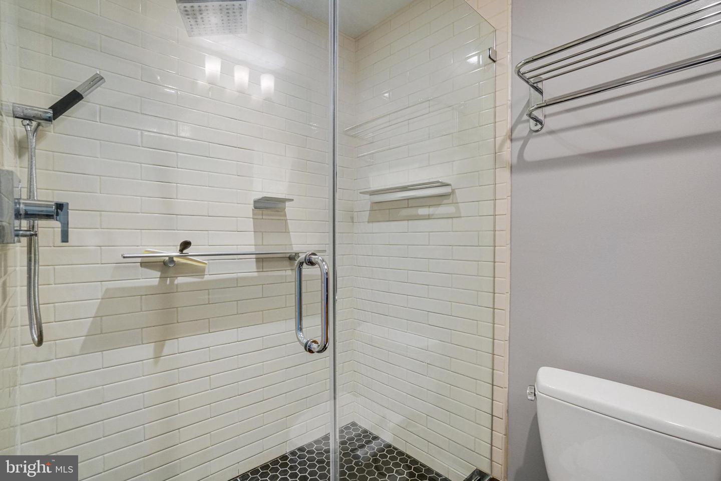 101 ROBERTS LN, ALEXANDRIA, Virginia 22314, 3 Bedrooms Bedrooms, ,2 BathroomsBathrooms,Residential,For sale,101 ROBERTS LN,VAAX2045346 MLS # VAAX2045346